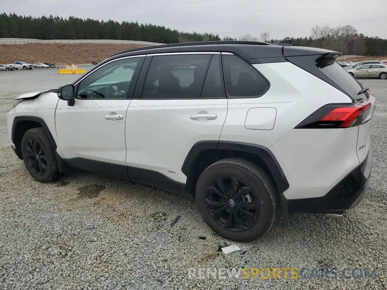 2 fotografías del automóvil dañado 2T3E6RFV1RW063757 TOYOTA RAV4 2024