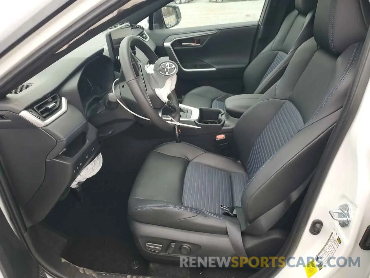 7 fotografías del automóvil dañado 2T3E6RFV1RW063757 TOYOTA RAV4 2024