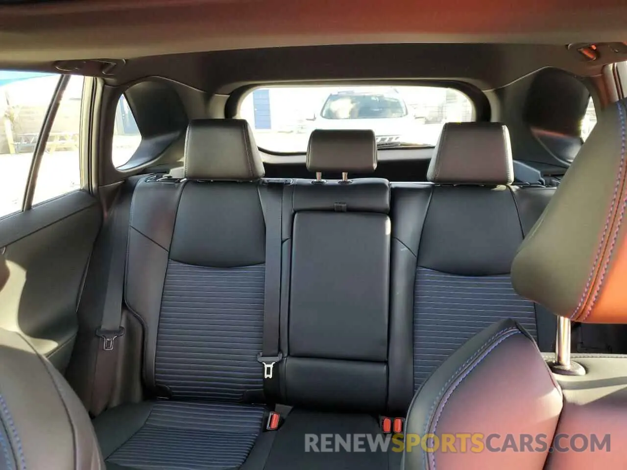 10 fotografías del automóvil dañado 2T3E6RFV2RW054405 TOYOTA RAV4 2024
