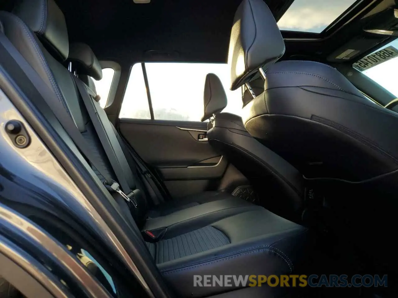 11 fotografías del automóvil dañado 2T3E6RFV2RW054405 TOYOTA RAV4 2024