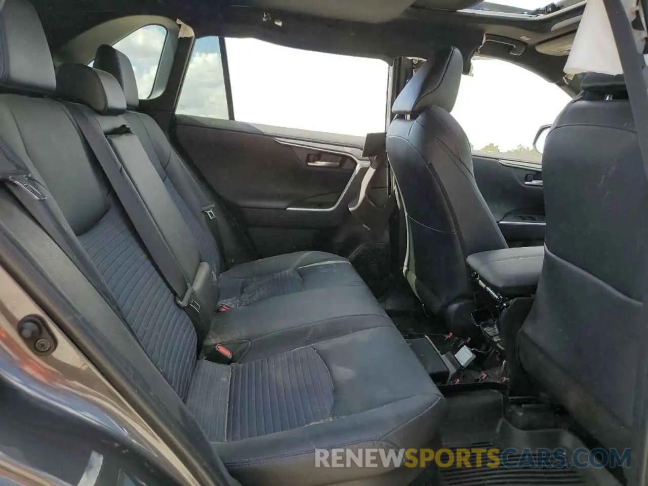 11 fotografías del automóvil dañado 2T3E6RFV5RW068430 TOYOTA RAV4 2024