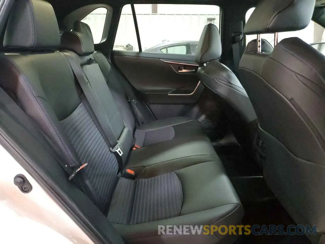 11 fotografías del automóvil dañado 2T3E6RFV8RW082127 TOYOTA RAV4 2024