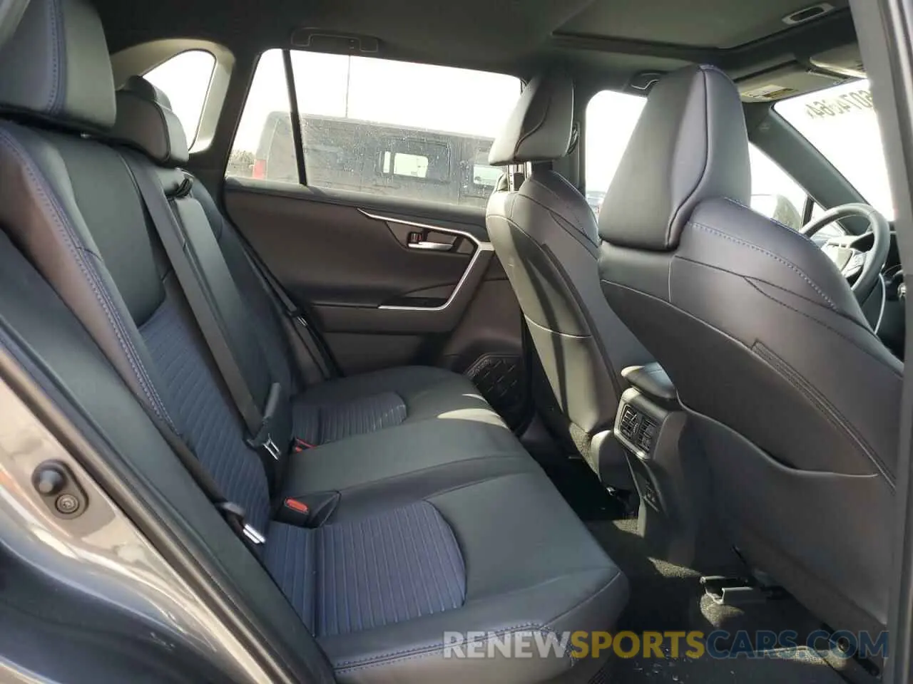 11 fotografías del automóvil dañado 2T3E6RFV9RW079124 TOYOTA RAV4 2024