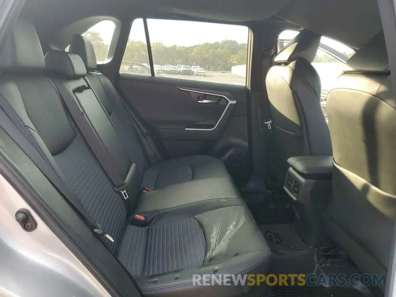 11 fotografías del automóvil dañado 2T3E6RFVXRW049825 TOYOTA RAV4 2024