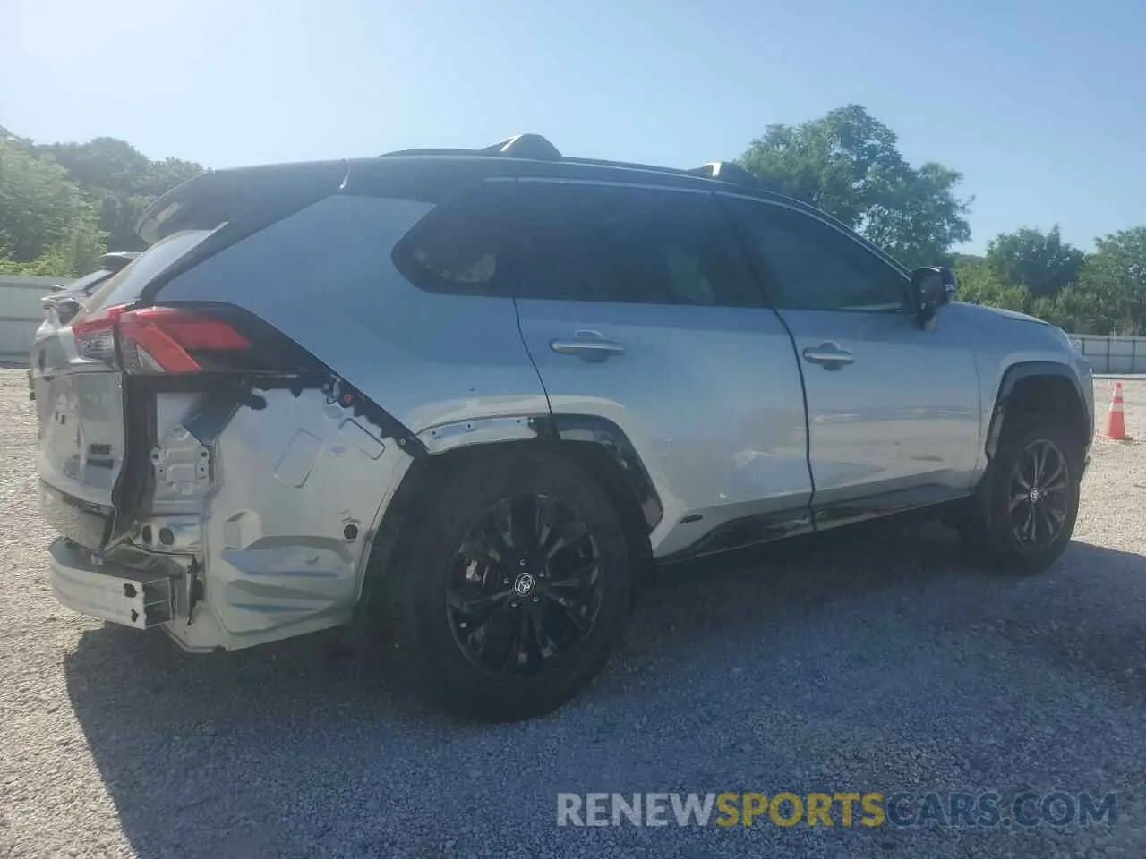 3 fotografías del automóvil dañado 2T3E6RFVXRW078872 TOYOTA RAV4 2024