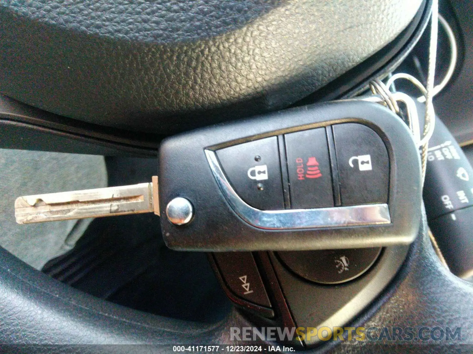 11 fotografías del automóvil dañado 2T3G1RFV2RW476682 TOYOTA RAV4 2024