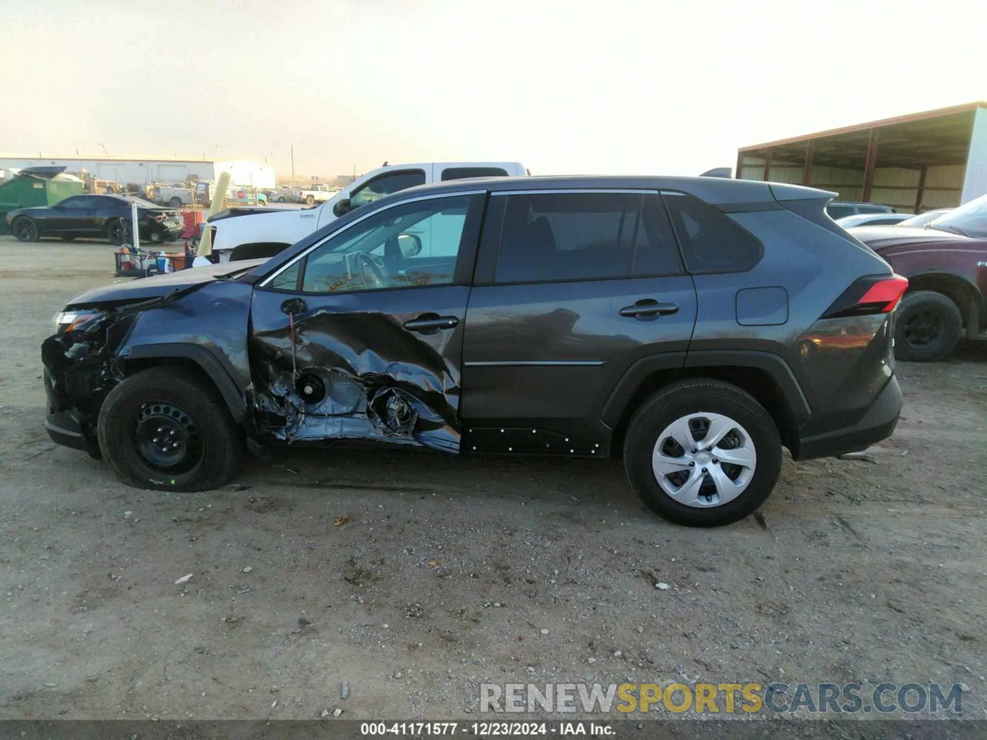 14 fotografías del automóvil dañado 2T3G1RFV2RW476682 TOYOTA RAV4 2024