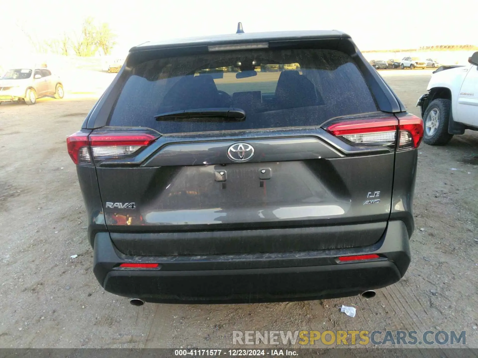 16 fotografías del automóvil dañado 2T3G1RFV2RW476682 TOYOTA RAV4 2024