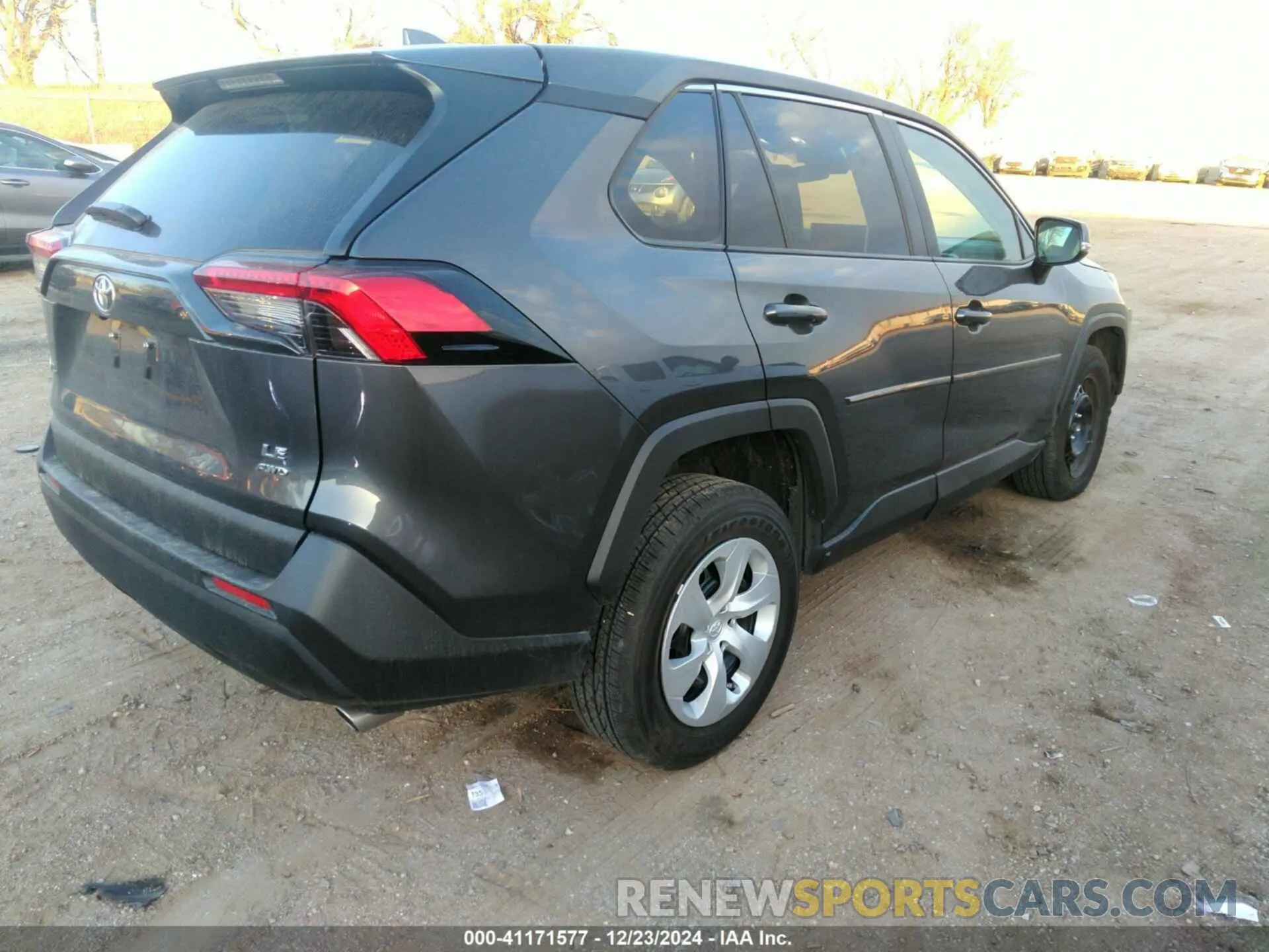4 fotografías del automóvil dañado 2T3G1RFV2RW476682 TOYOTA RAV4 2024