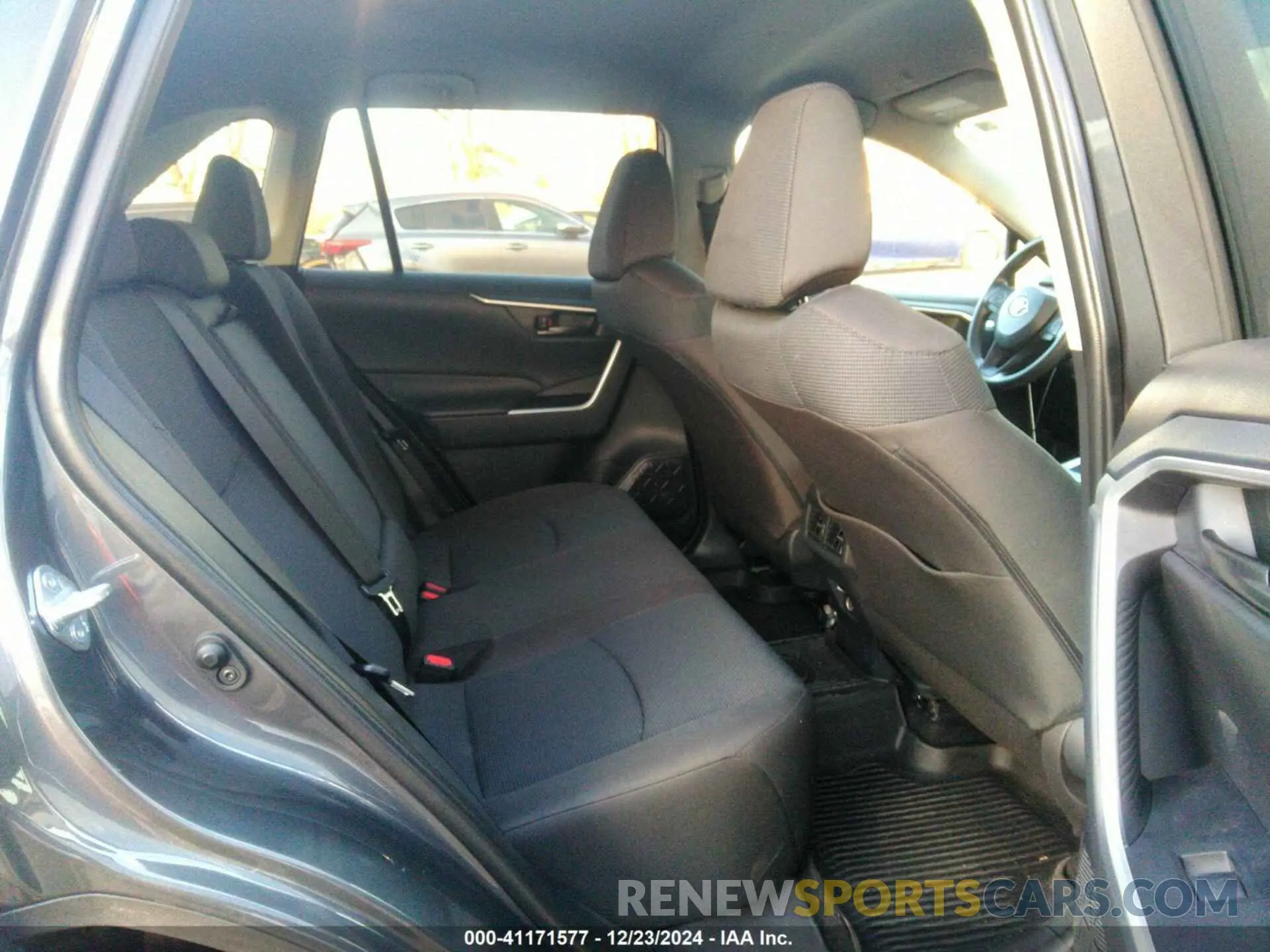 8 fotografías del automóvil dañado 2T3G1RFV2RW476682 TOYOTA RAV4 2024