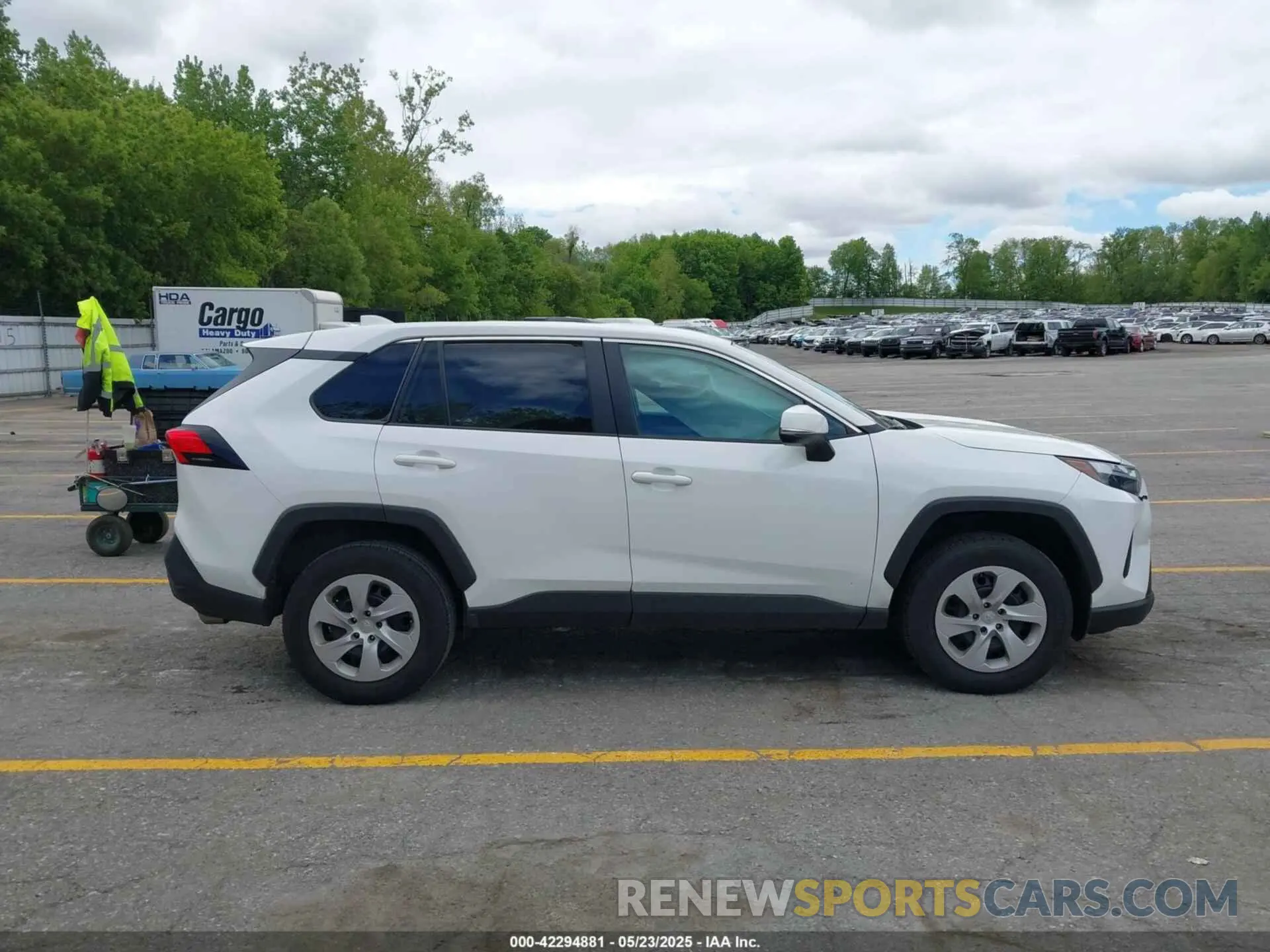 13 fotografías del automóvil dañado 2T3G1RFV3RC410336 TOYOTA RAV4 2024