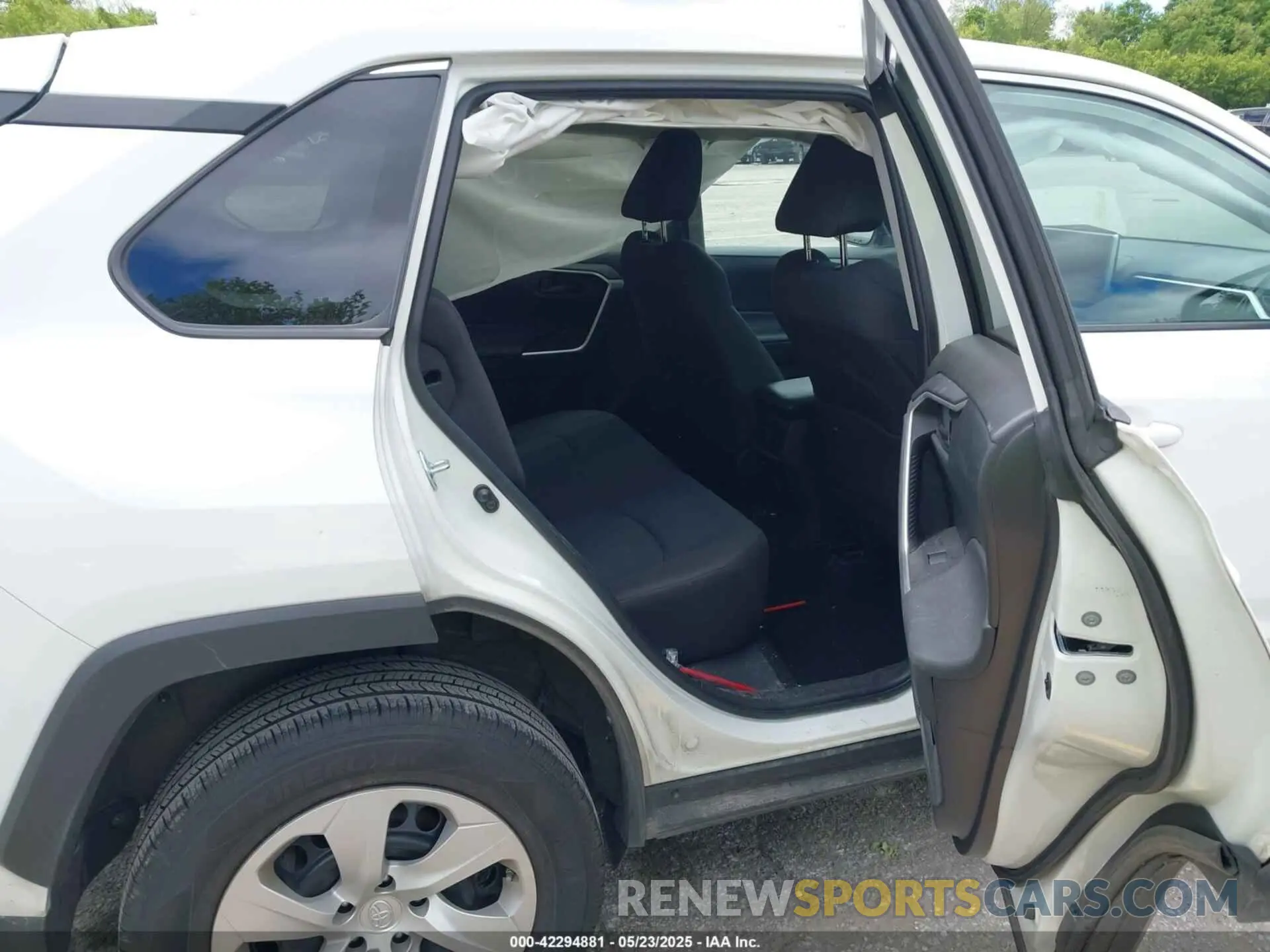 8 fotografías del automóvil dañado 2T3G1RFV3RC410336 TOYOTA RAV4 2024