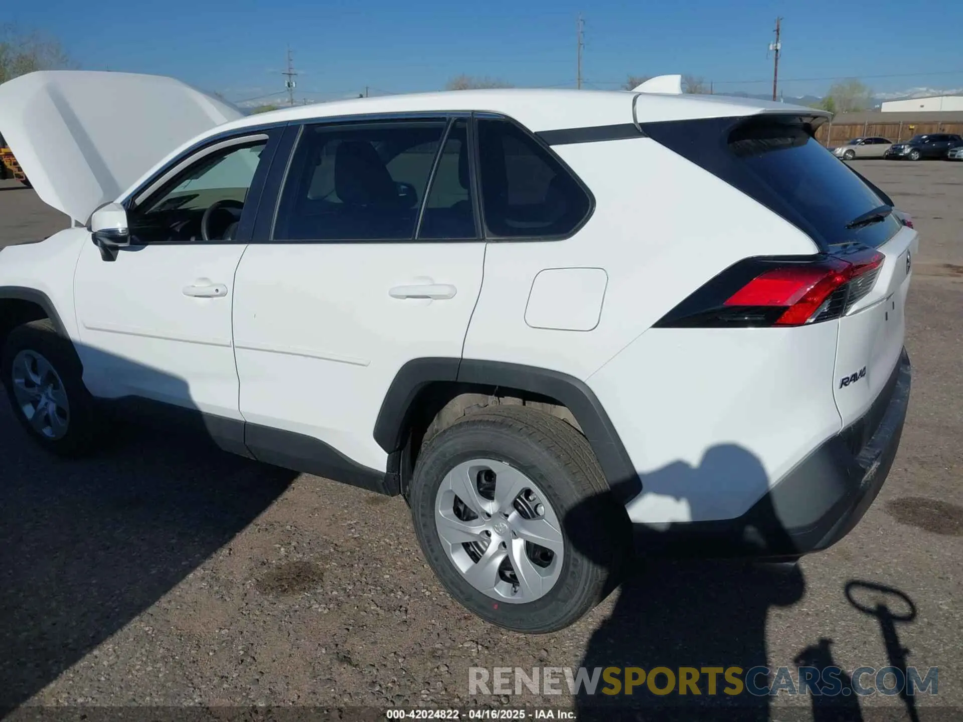 3 fotografías del automóvil dañado 2T3G1RFV4RW467031 TOYOTA RAV4 2024