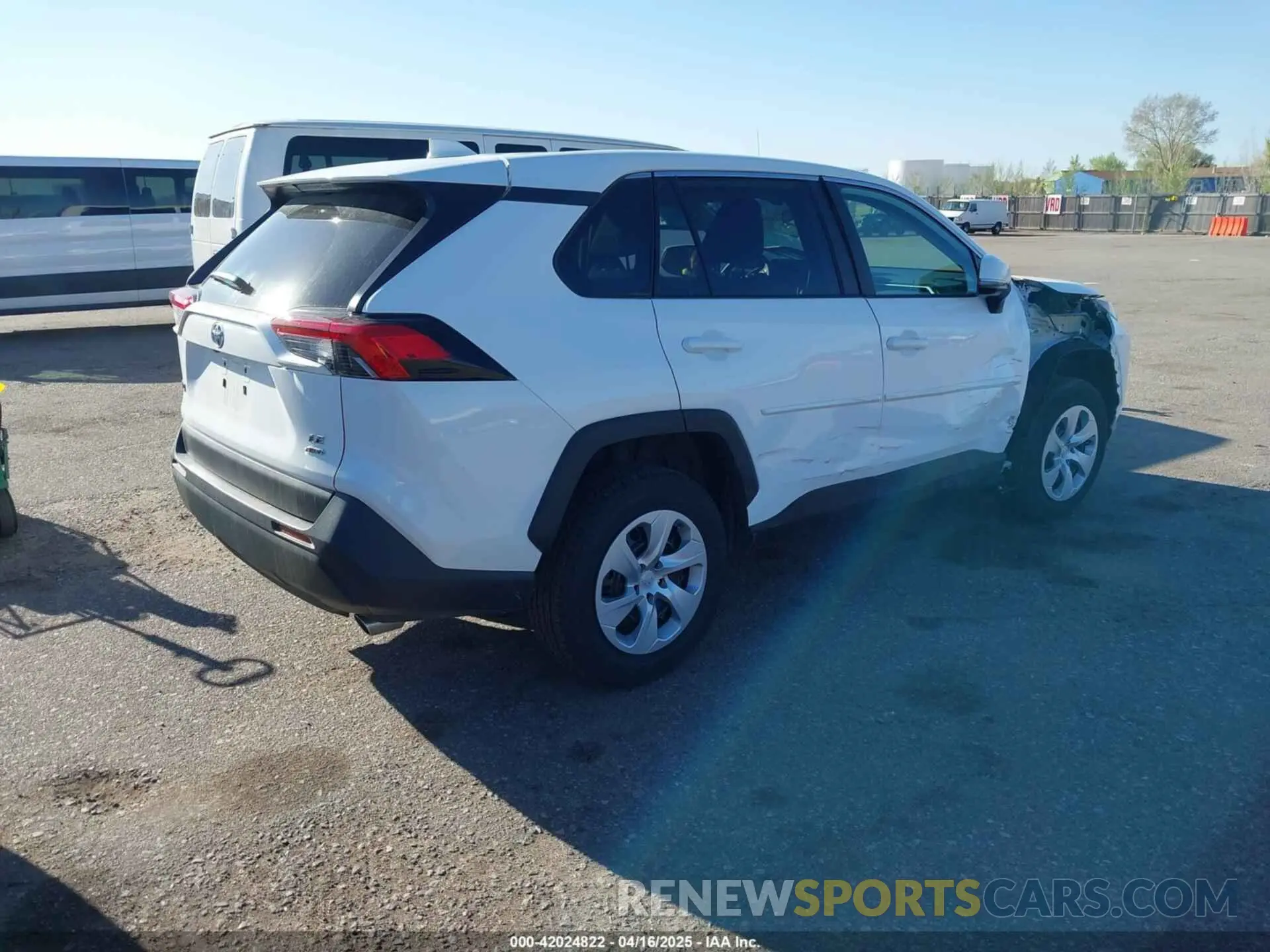 4 fotografías del automóvil dañado 2T3G1RFV4RW467031 TOYOTA RAV4 2024