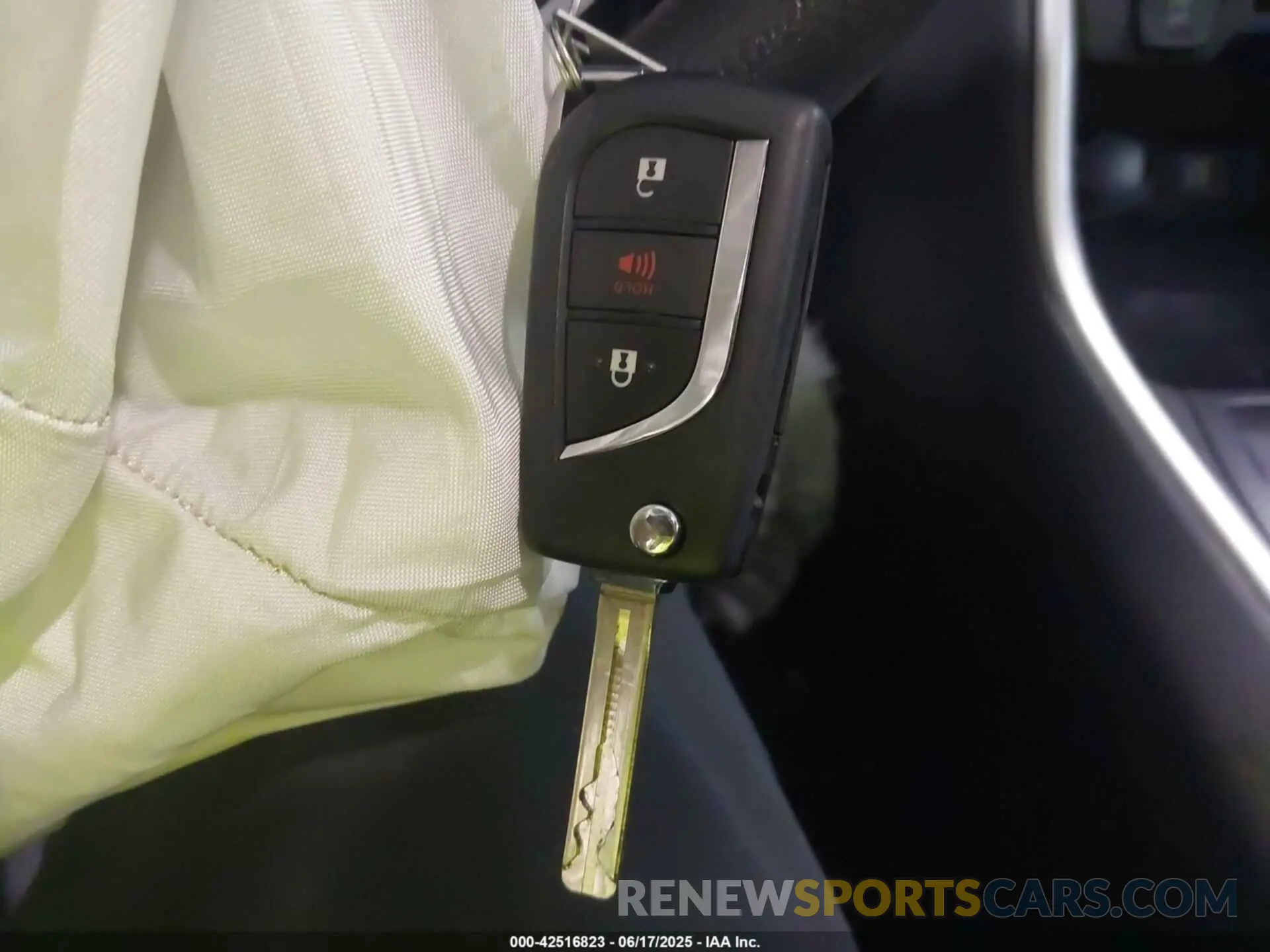11 fotografías del automóvil dañado 2T3G1RFV4RW483987 TOYOTA RAV4 2024