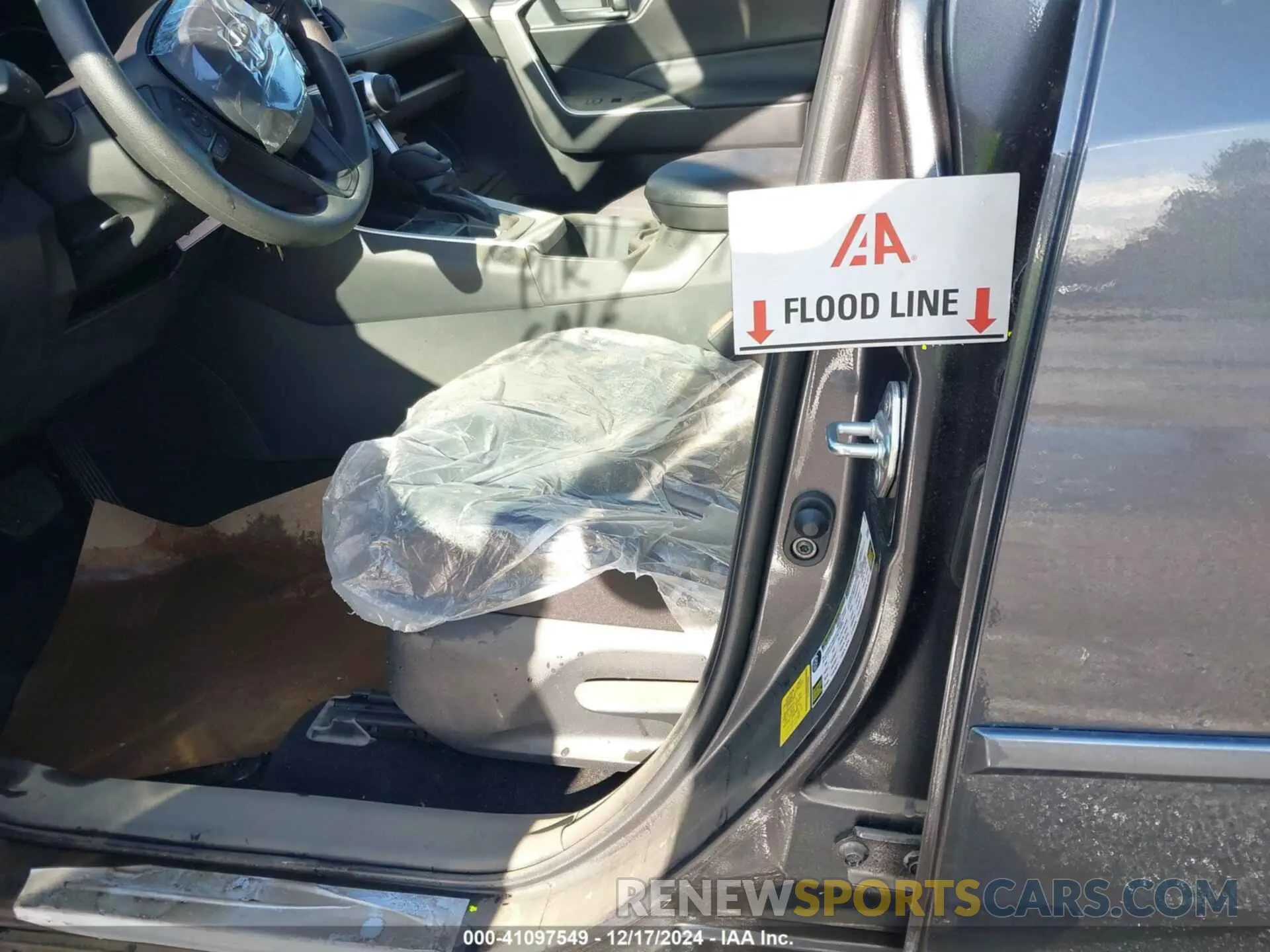 6 fotografías del automóvil dañado 2T3G1RFV7RC464464 TOYOTA RAV4 2024