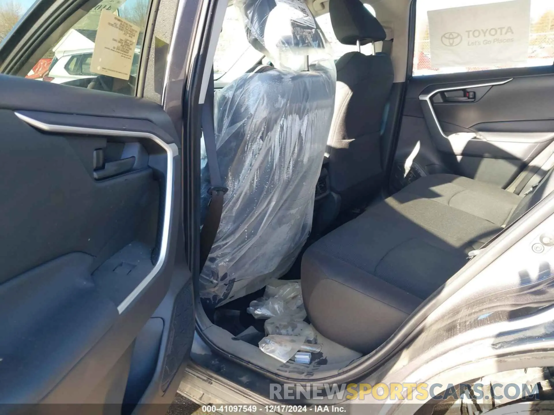 8 fotografías del automóvil dañado 2T3G1RFV7RC464464 TOYOTA RAV4 2024
