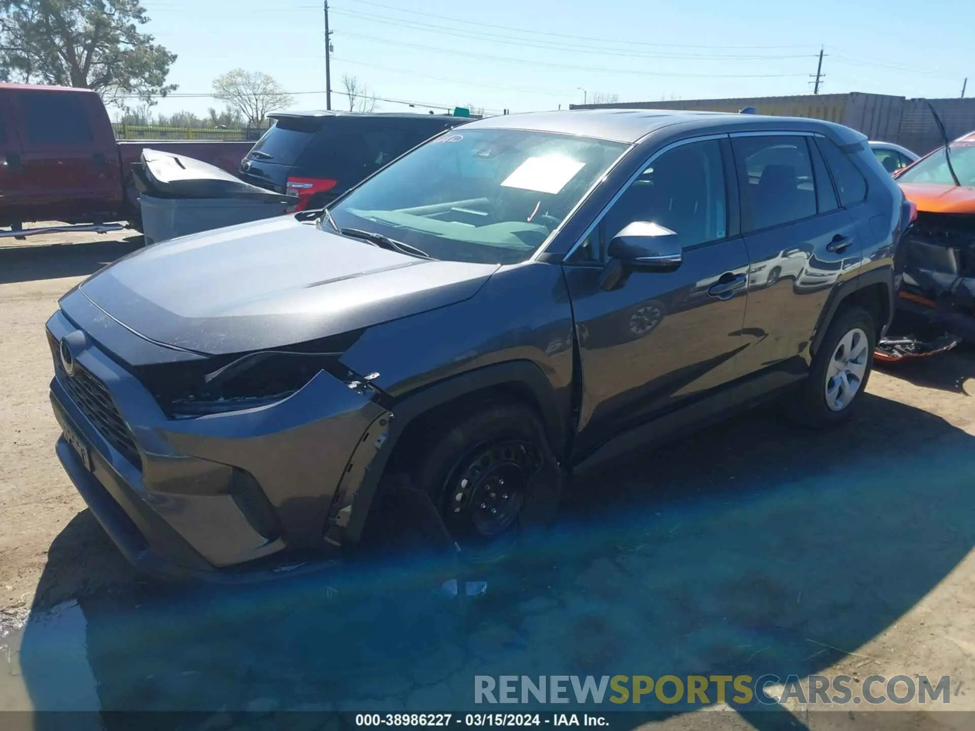 2 fotografías del automóvil dañado 2T3G1RFV8RC403124 TOYOTA RAV4 2024