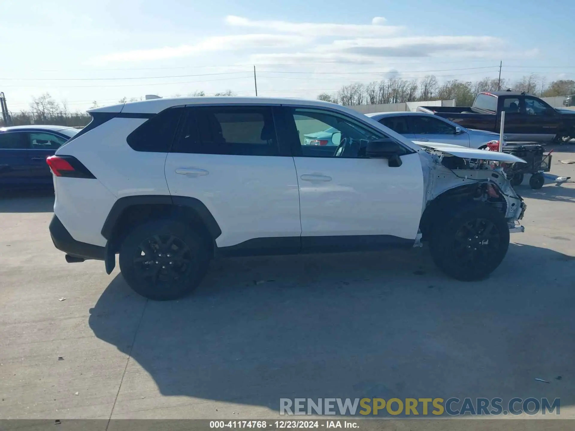 13 fotografías del automóvil dañado 2T3H1RFV3RC255338 TOYOTA RAV4 2024
