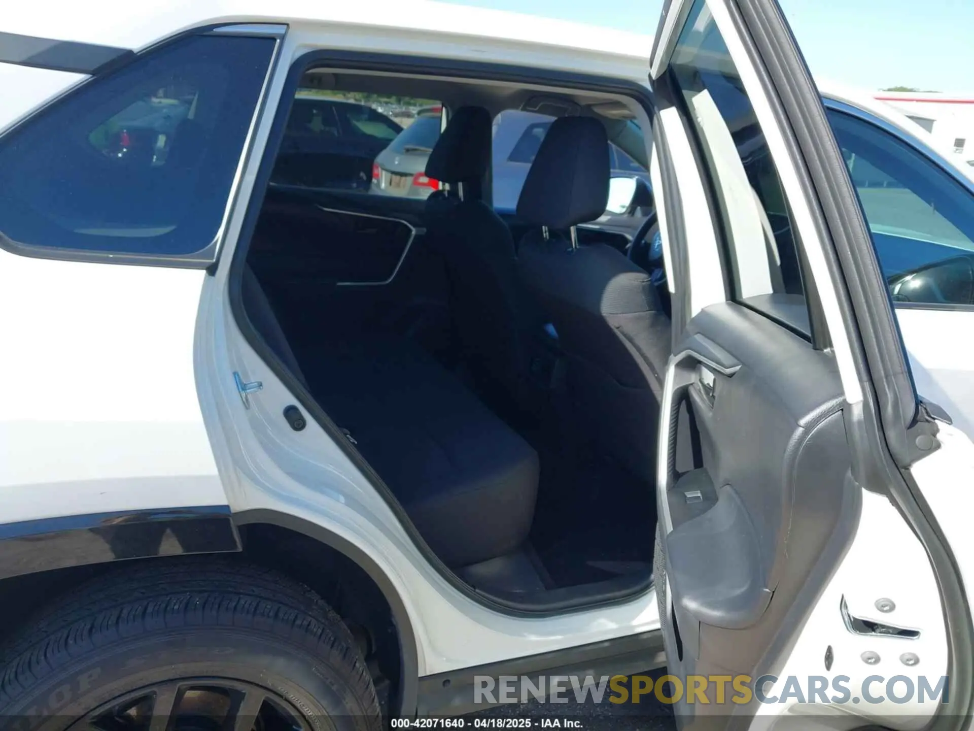 8 fotografías del automóvil dañado 2T3H1RFV3RC268803 TOYOTA RAV4 2024