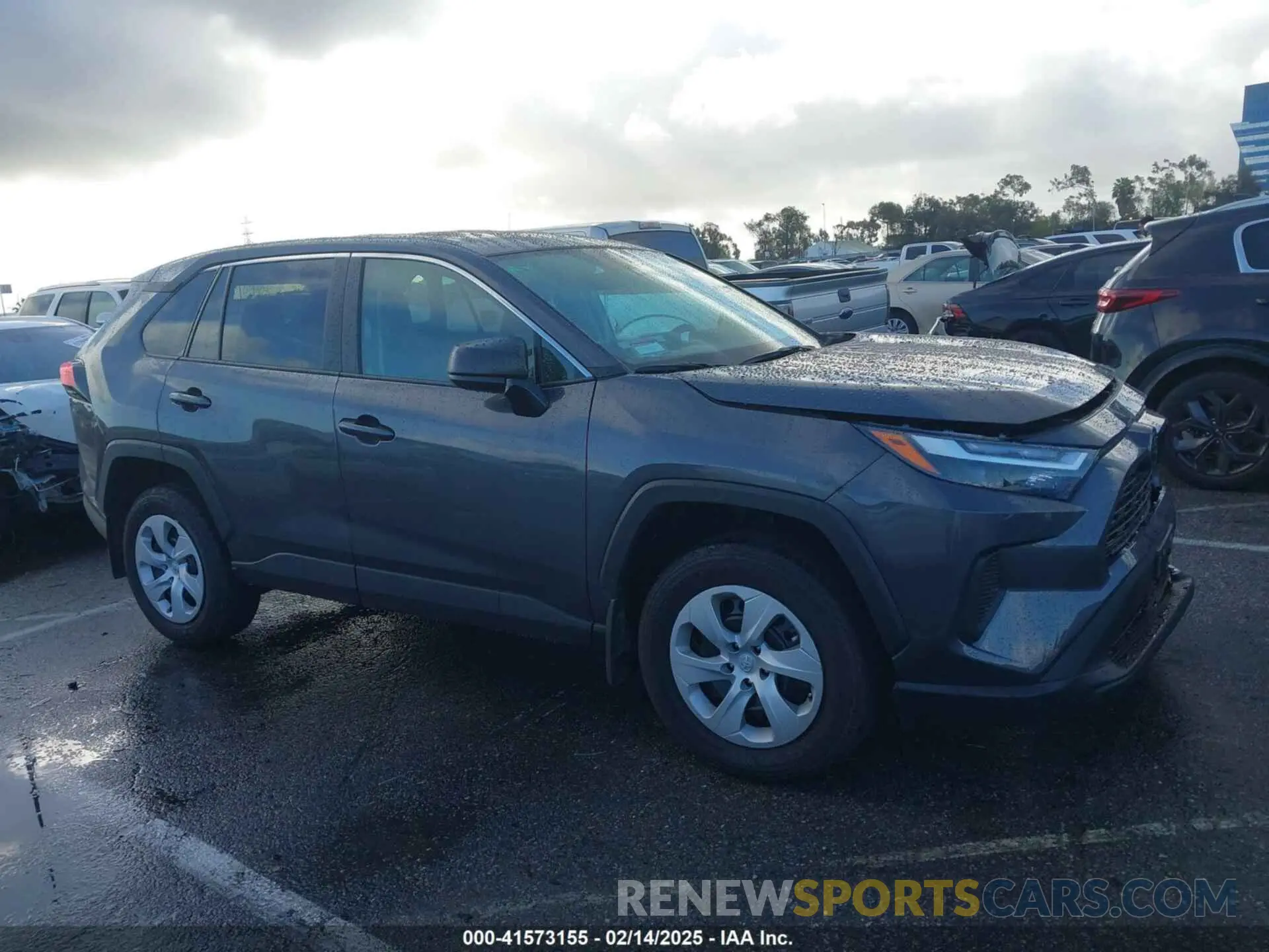 13 fotografías del automóvil dañado 2T3H1RFV3RW328402 TOYOTA RAV4 2024