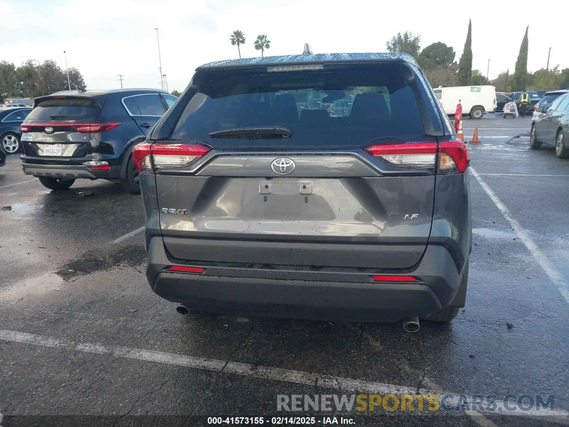 16 fotografías del automóvil dañado 2T3H1RFV3RW328402 TOYOTA RAV4 2024