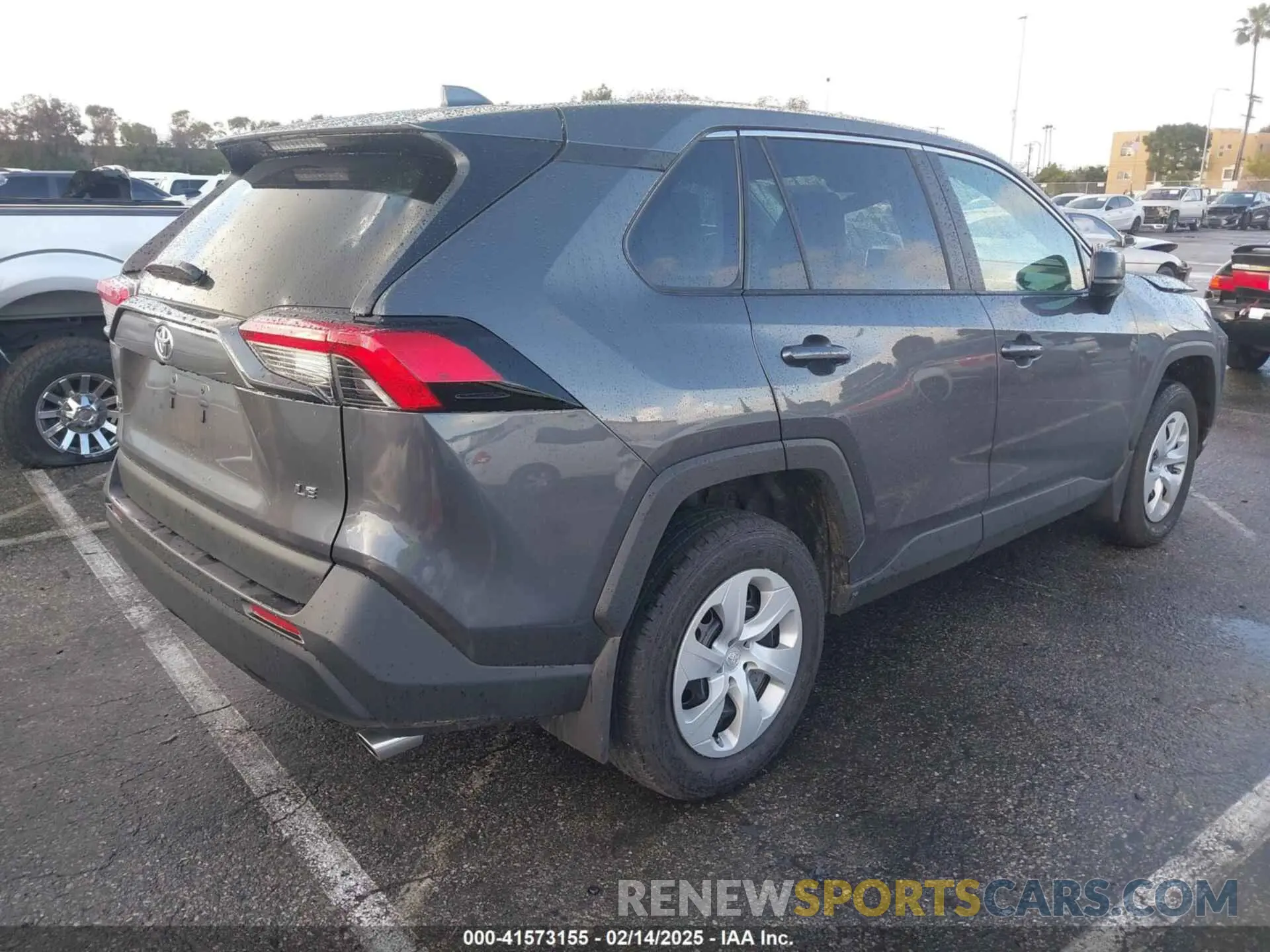 4 fotografías del automóvil dañado 2T3H1RFV3RW328402 TOYOTA RAV4 2024