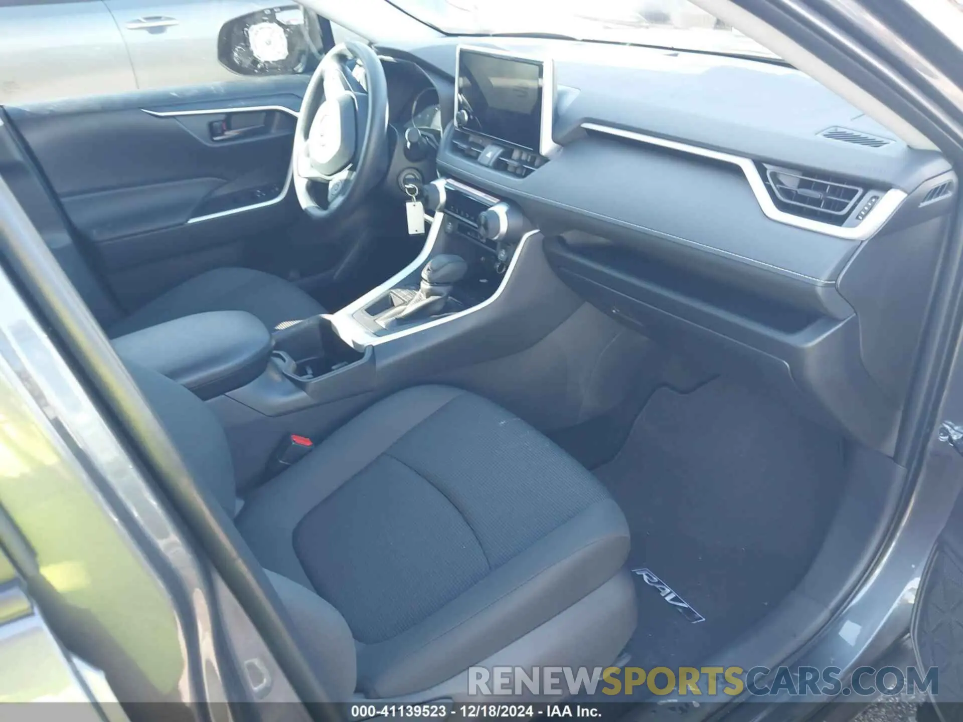 5 fotografías del automóvil dañado 2T3H1RFV4RW361442 TOYOTA RAV4 2024