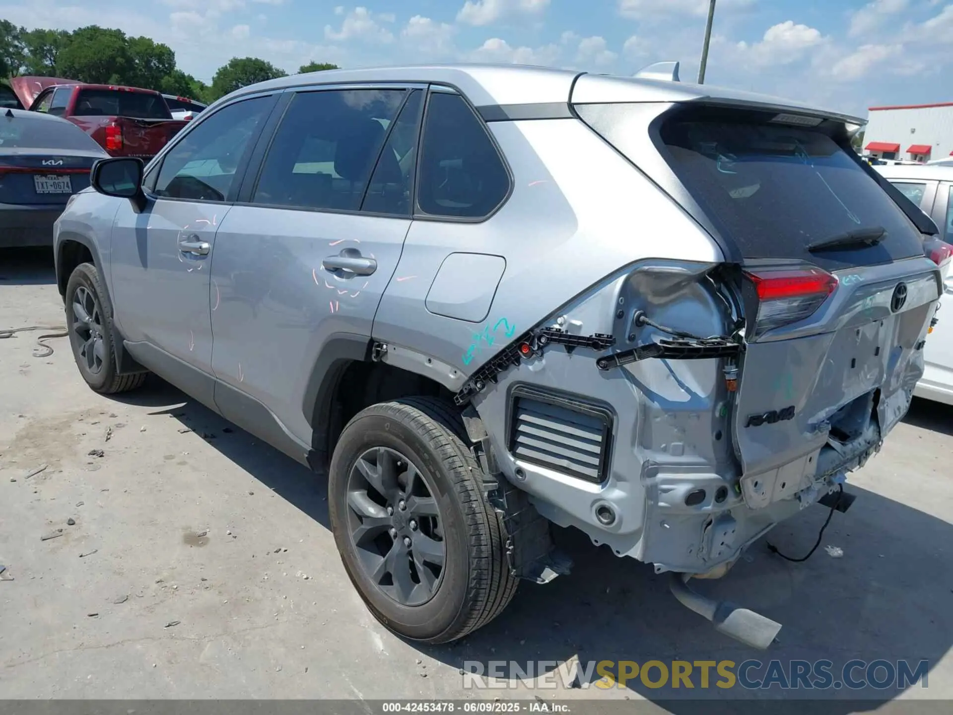 3 fotografías del automóvil dañado 2T3H1RFV5RC253669 TOYOTA RAV4 2024
