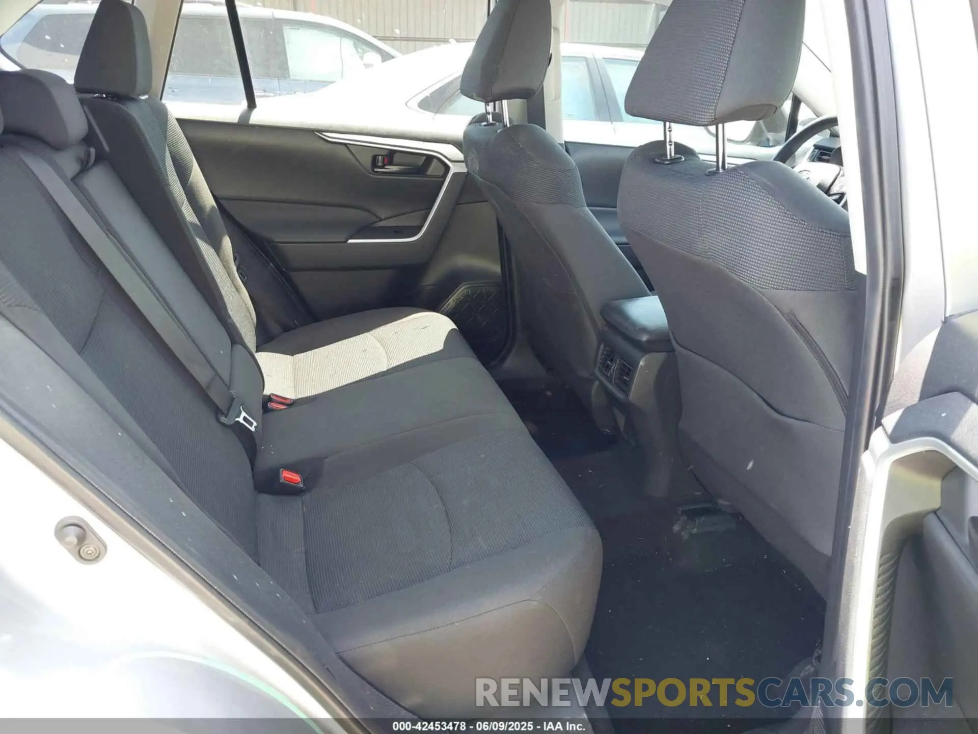 8 fotografías del automóvil dañado 2T3H1RFV5RC253669 TOYOTA RAV4 2024