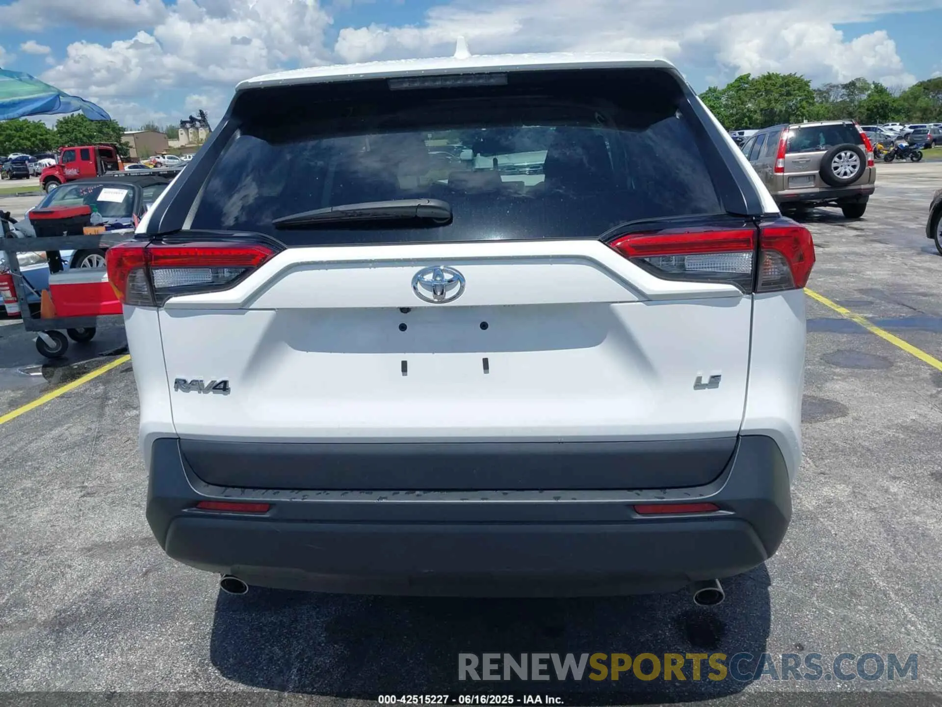 16 fotografías del automóvil dañado 2T3H1RFV5RW313027 TOYOTA RAV4 2024
