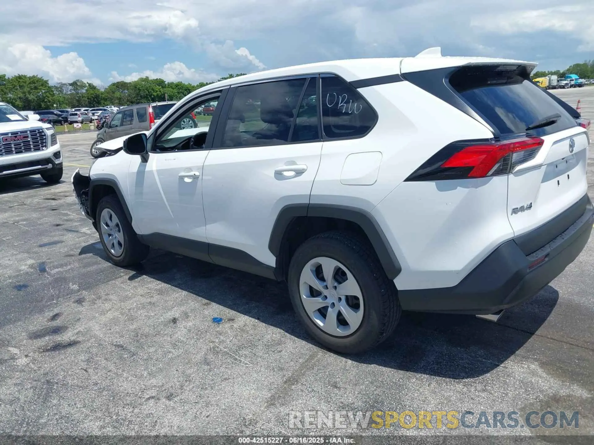 3 fotografías del automóvil dañado 2T3H1RFV5RW313027 TOYOTA RAV4 2024