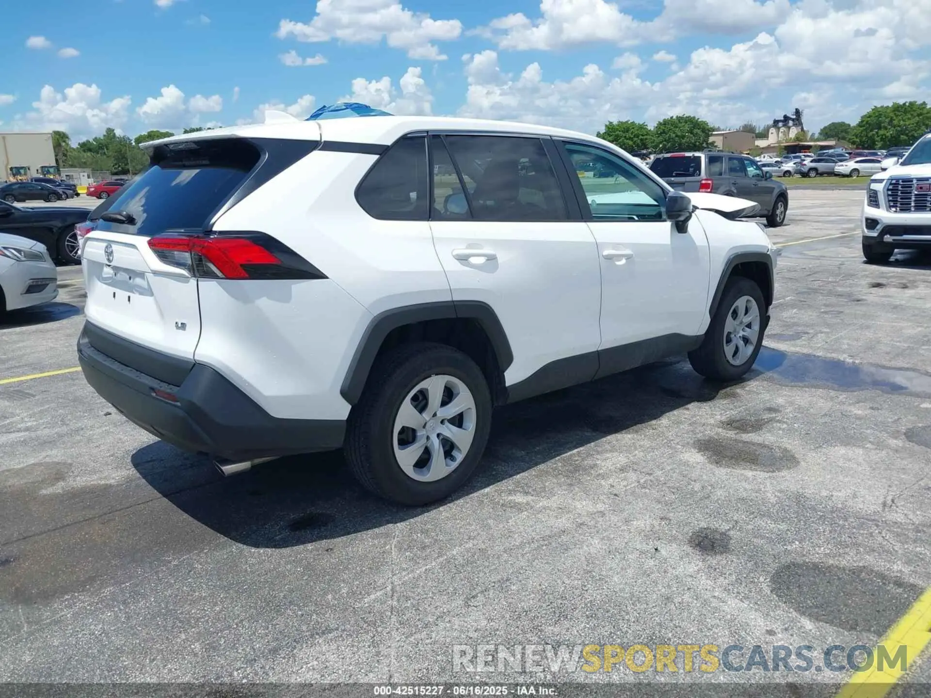 4 fotografías del automóvil dañado 2T3H1RFV5RW313027 TOYOTA RAV4 2024
