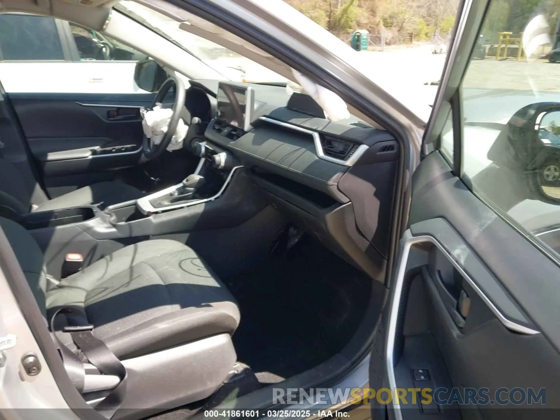 5 fotografías del automóvil dañado 2T3H1RFV5RW339305 TOYOTA RAV4 2024