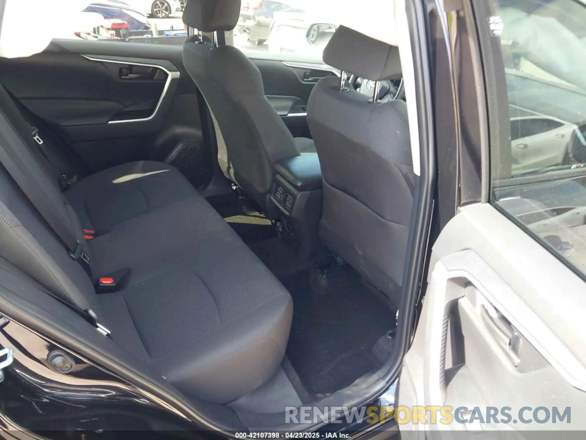 8 fotografías del automóvil dañado 2T3H1RFV6RC287250 TOYOTA RAV4 2024