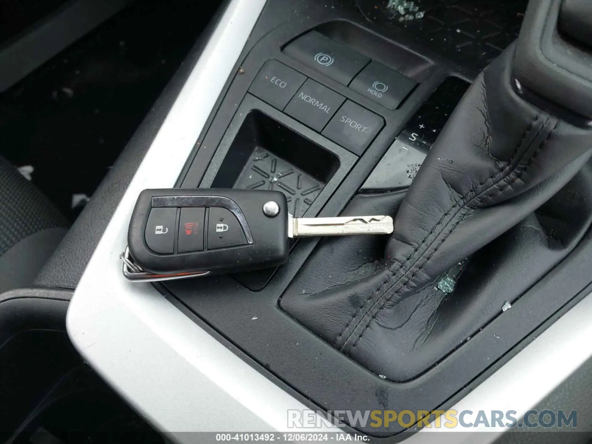 11 fotografías del automóvil dañado 2T3H1RFV6RW330998 TOYOTA RAV4 2024