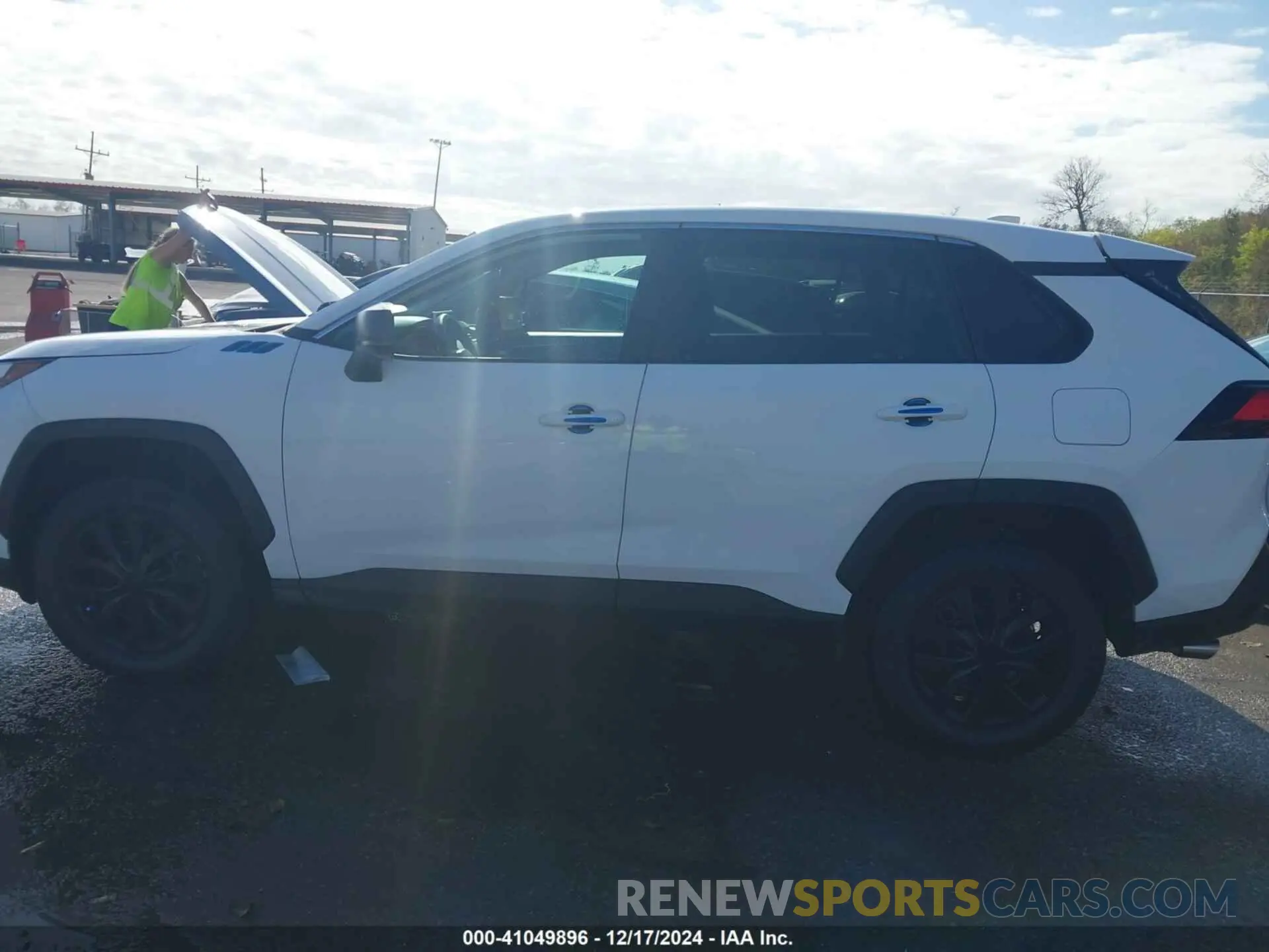 15 fotografías del automóvil dañado 2T3H1RFV6RW344500 TOYOTA RAV4 2024