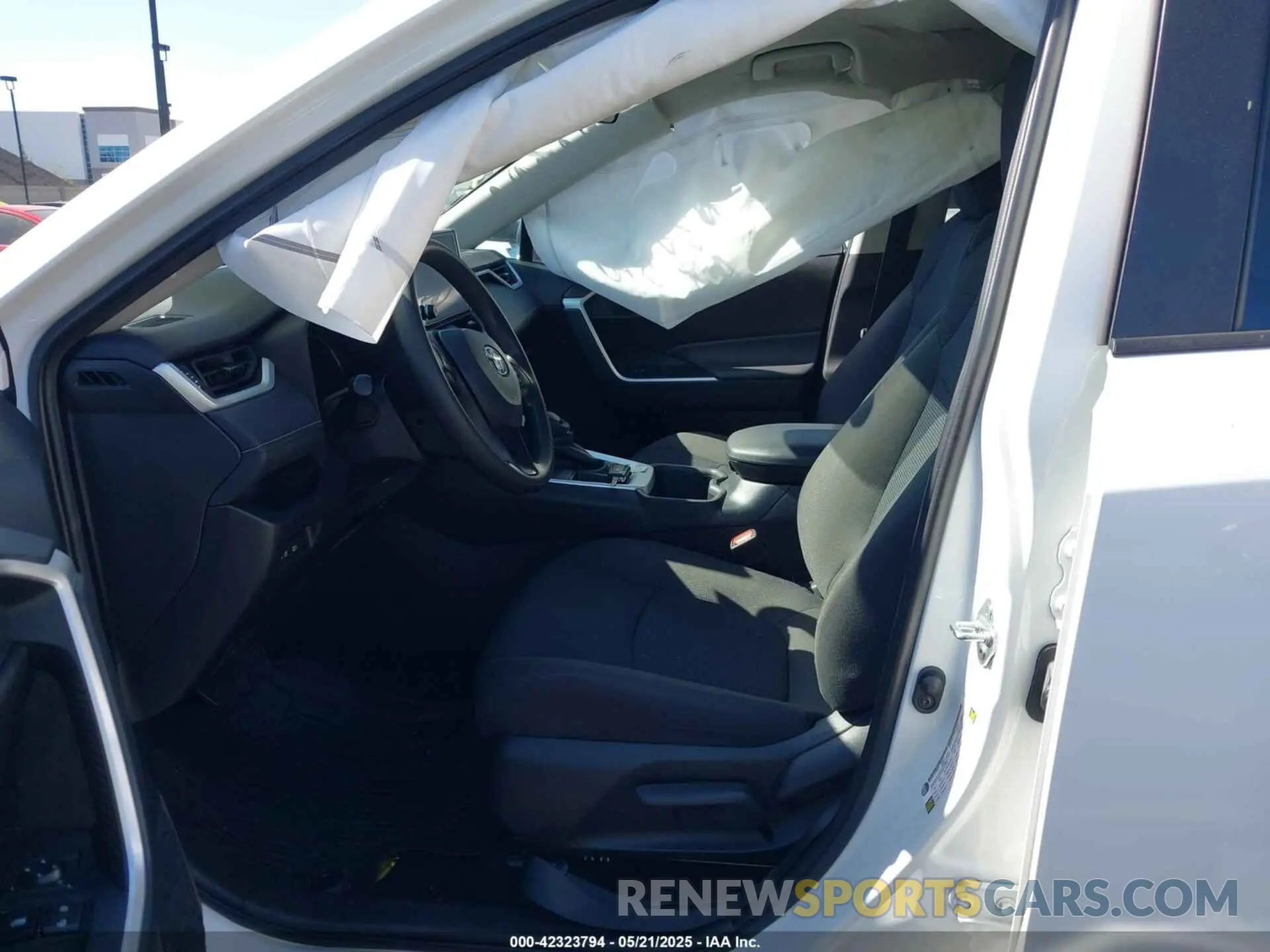 5 fotografías del automóvil dañado 2T3H1RFV9RW315864 TOYOTA RAV4 2024