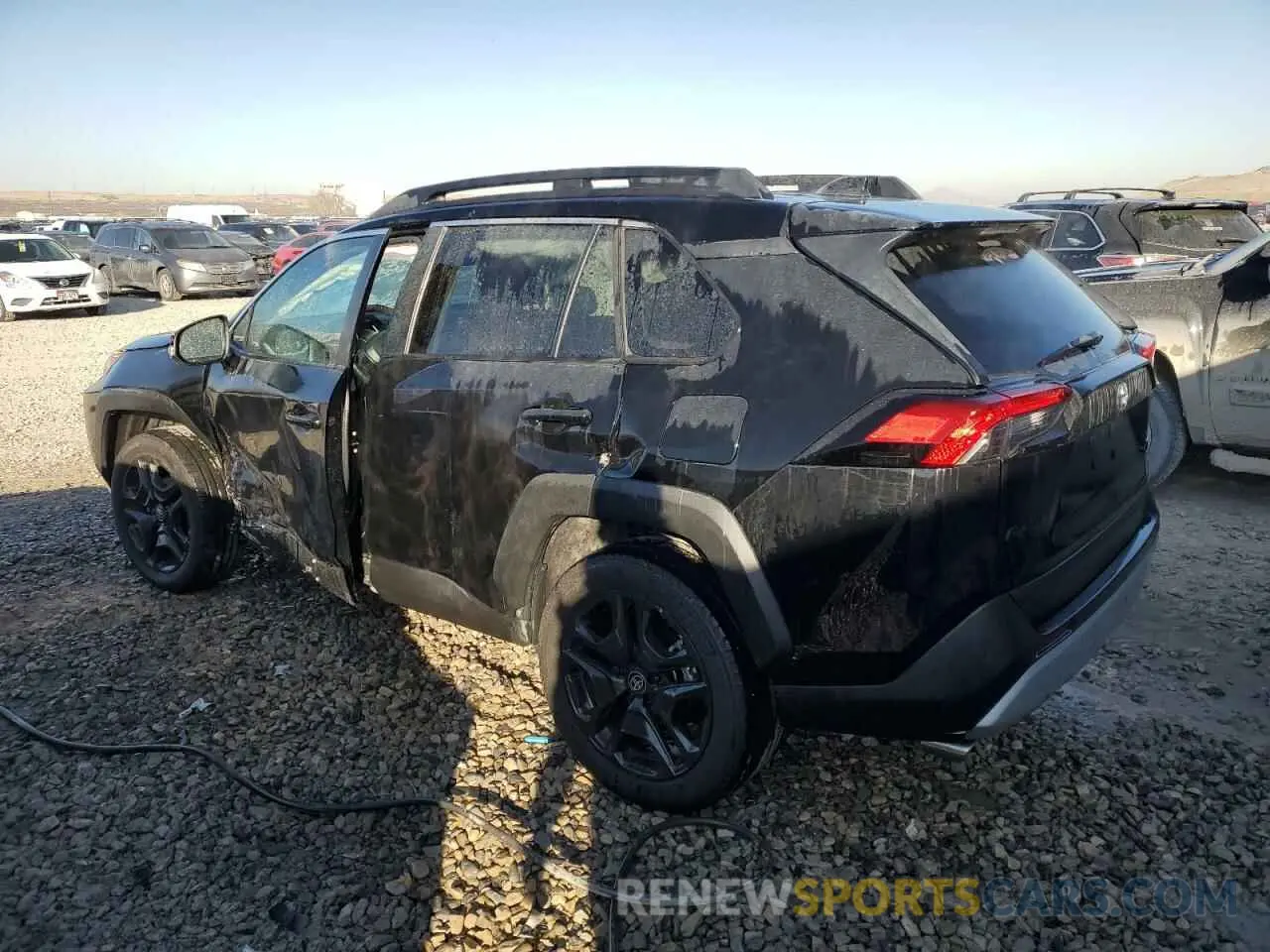 2 fotografías del automóvil dañado 2T3J1RFV4RW420121 TOYOTA RAV4 2024