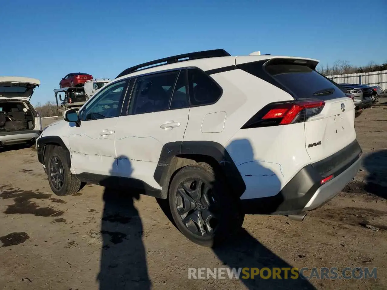 2 fotografías del automóvil dañado 2T3J1RFV8RW423720 TOYOTA RAV4 2024