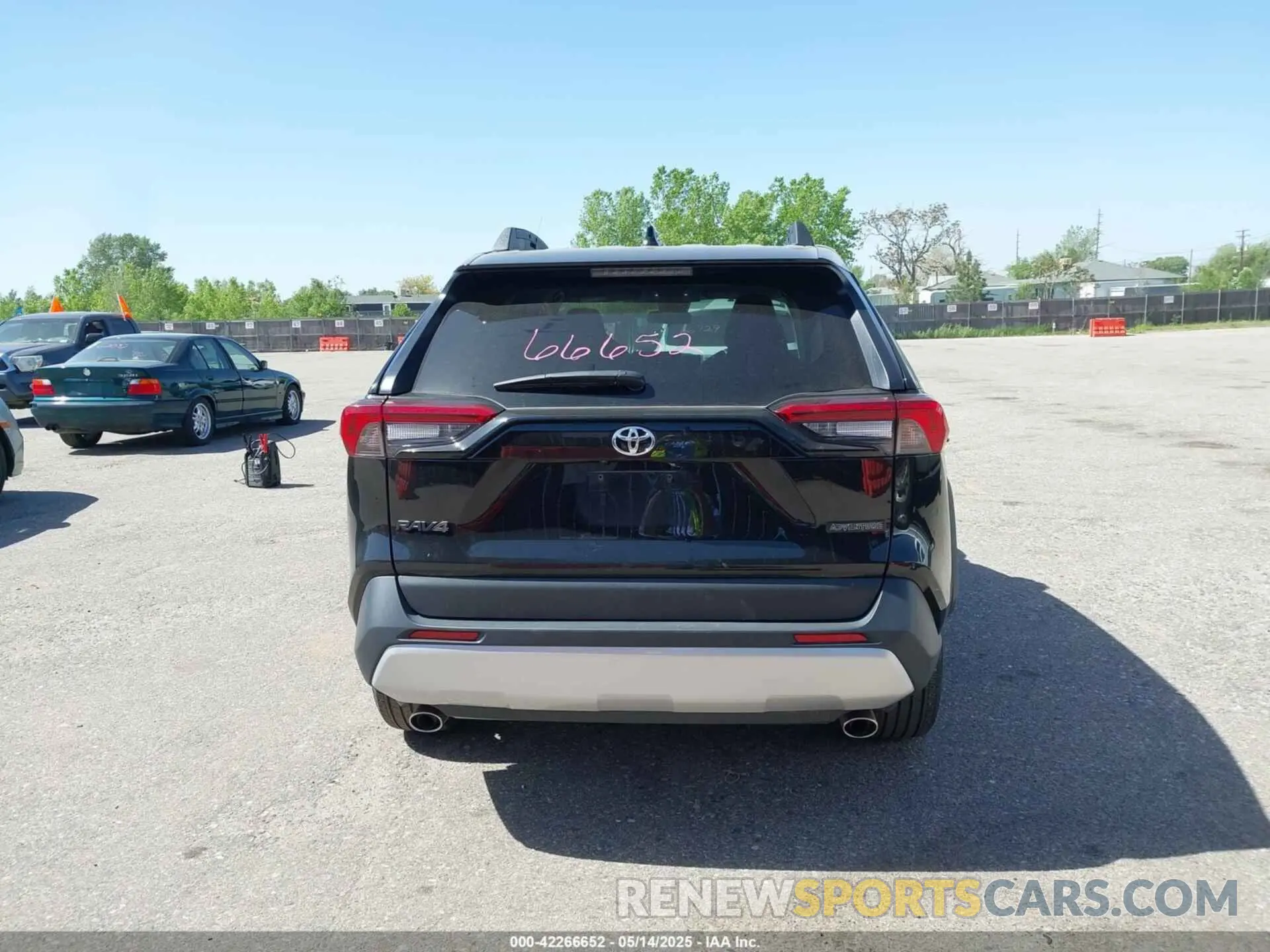 16 fotografías del automóvil dañado 2T3J1RFV8RW462680 TOYOTA RAV4 2024