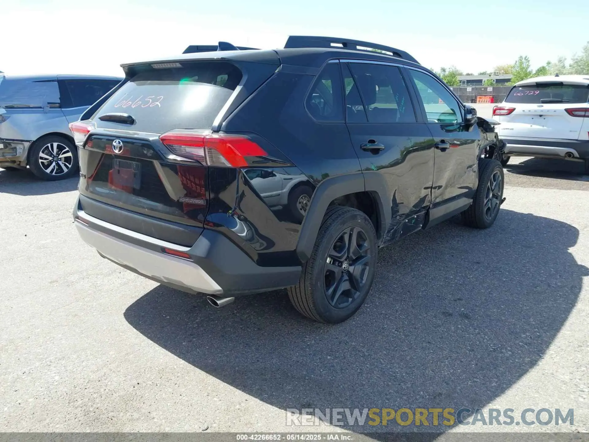 4 fotografías del automóvil dañado 2T3J1RFV8RW462680 TOYOTA RAV4 2024