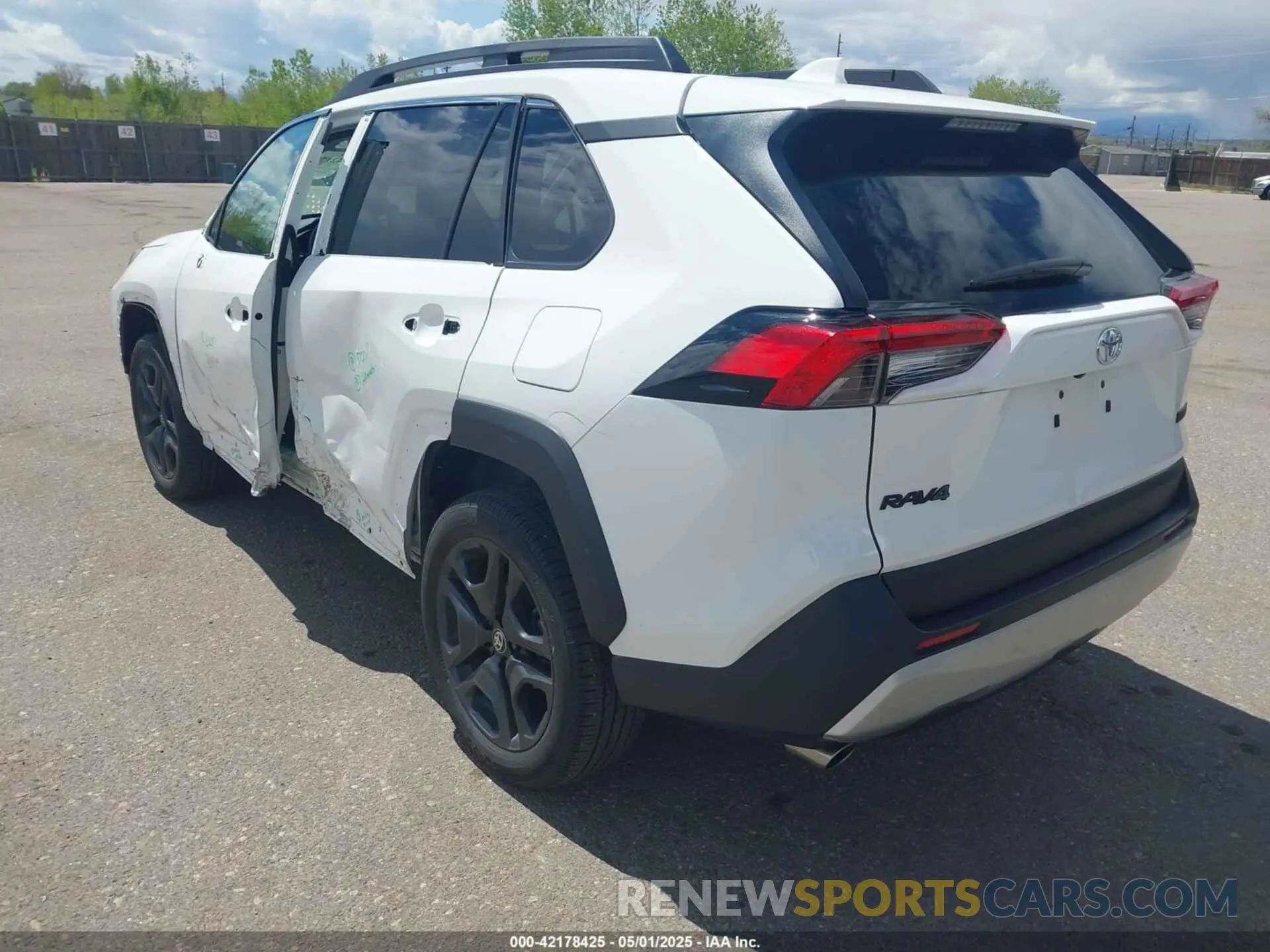 3 fotografías del automóvil dañado 2T3J1RFV8RW472982 TOYOTA RAV4 2024