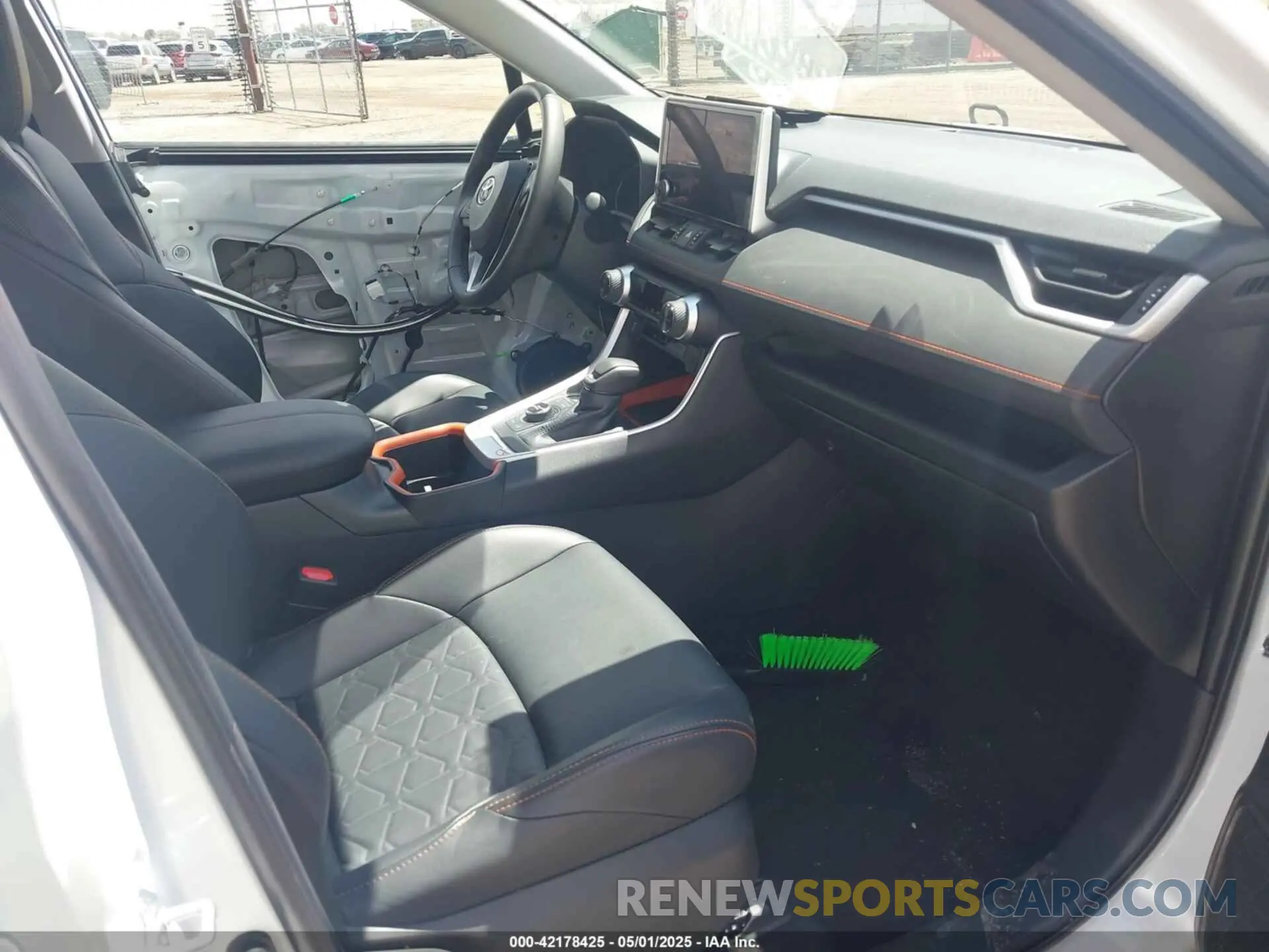 5 fotografías del automóvil dañado 2T3J1RFV8RW472982 TOYOTA RAV4 2024