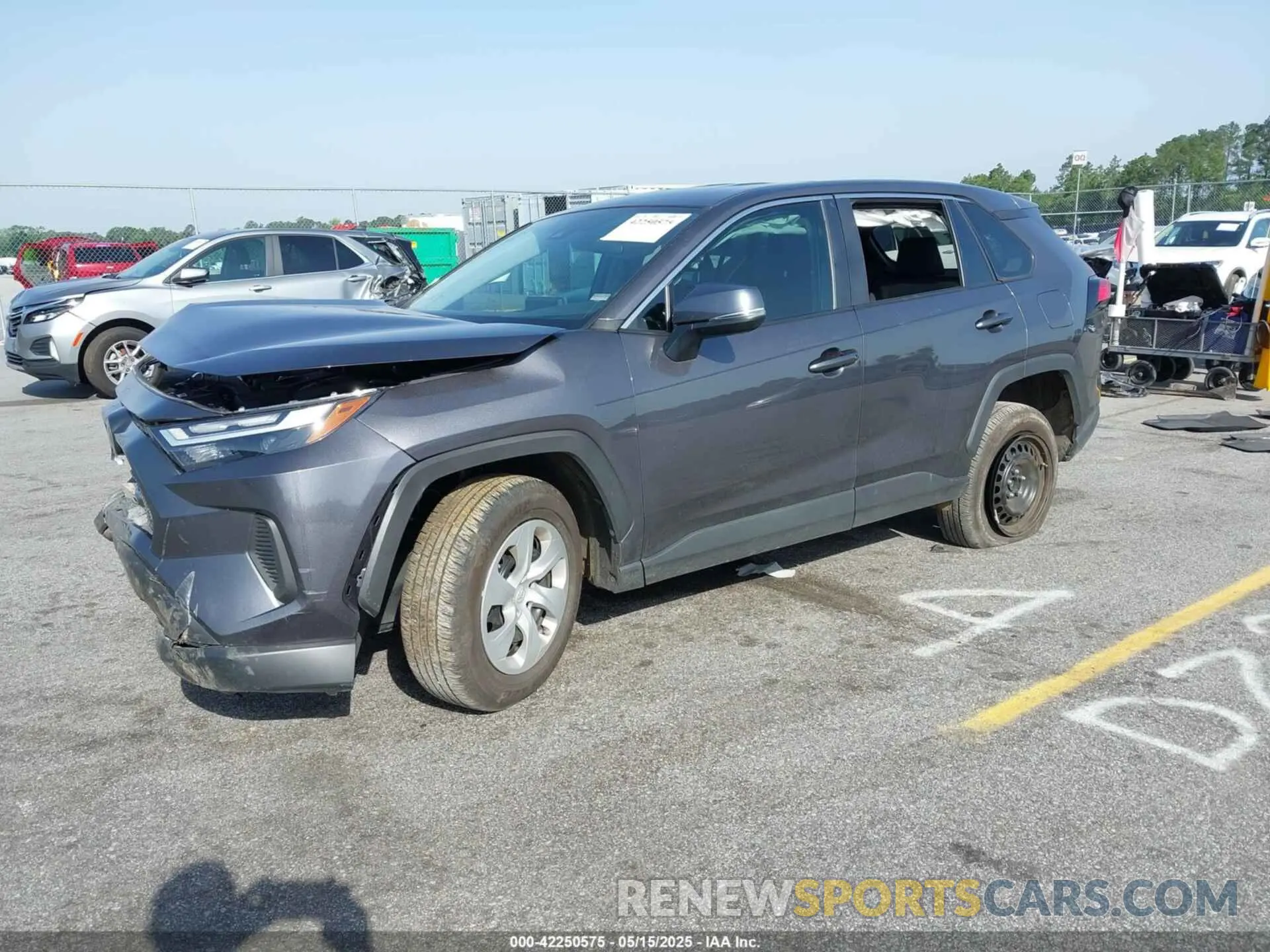 2 fotografías del automóvil dañado 2T3K1RFV2RC291849 TOYOTA RAV4 2024