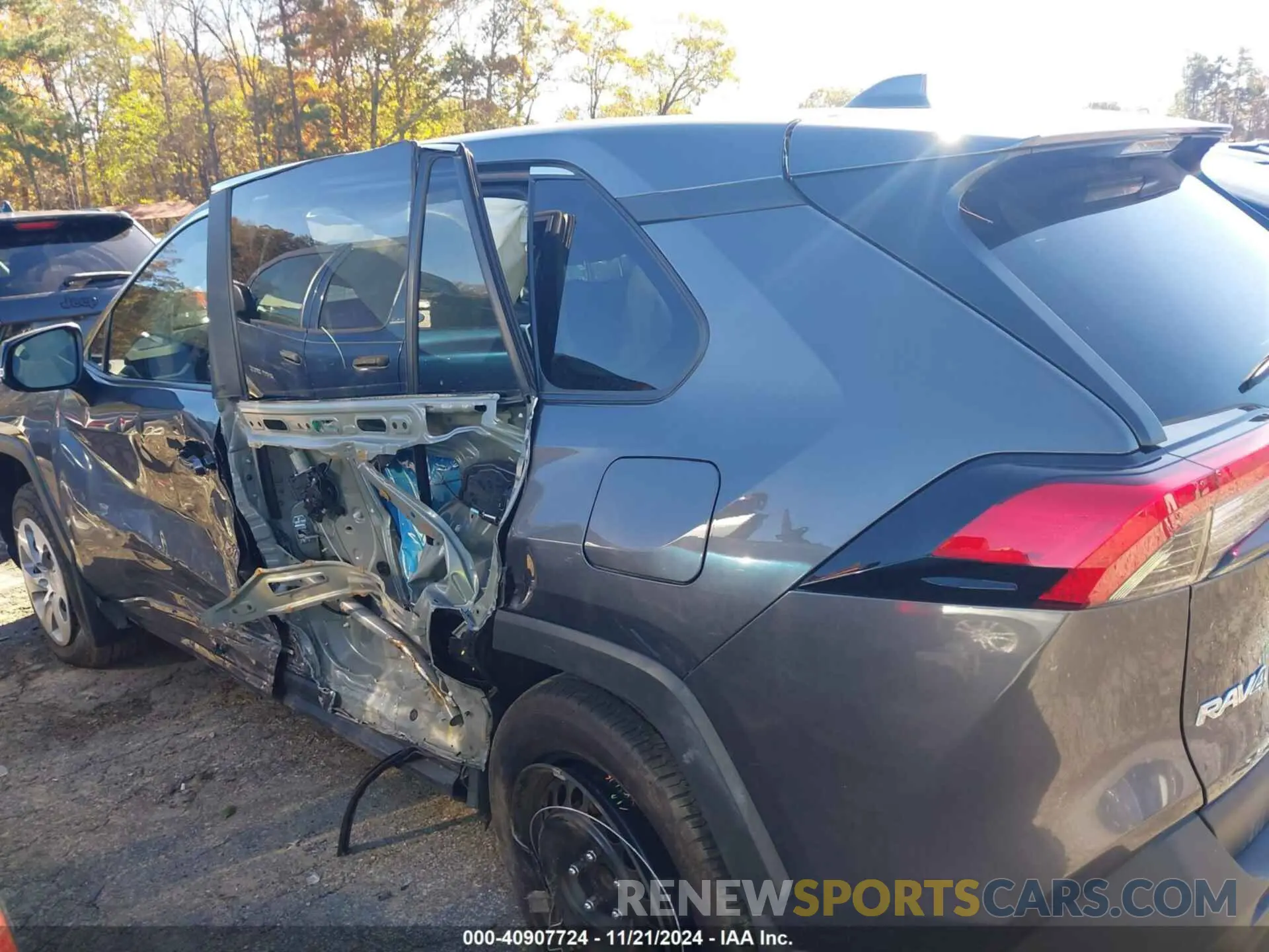 14 fotografías del automóvil dañado 2T3K1RFV4RC262627 TOYOTA RAV4 2024