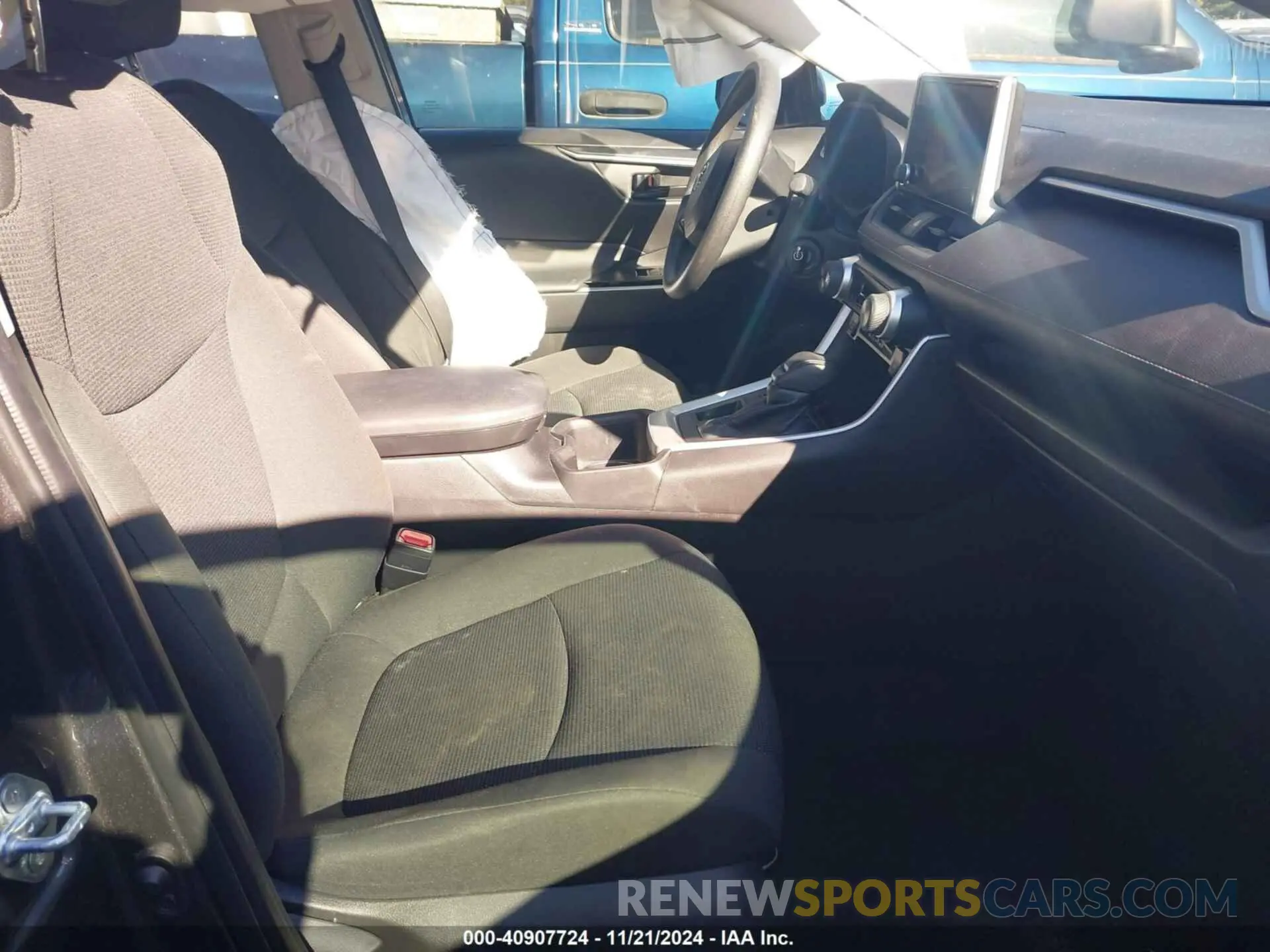 5 fotografías del automóvil dañado 2T3K1RFV4RC262627 TOYOTA RAV4 2024