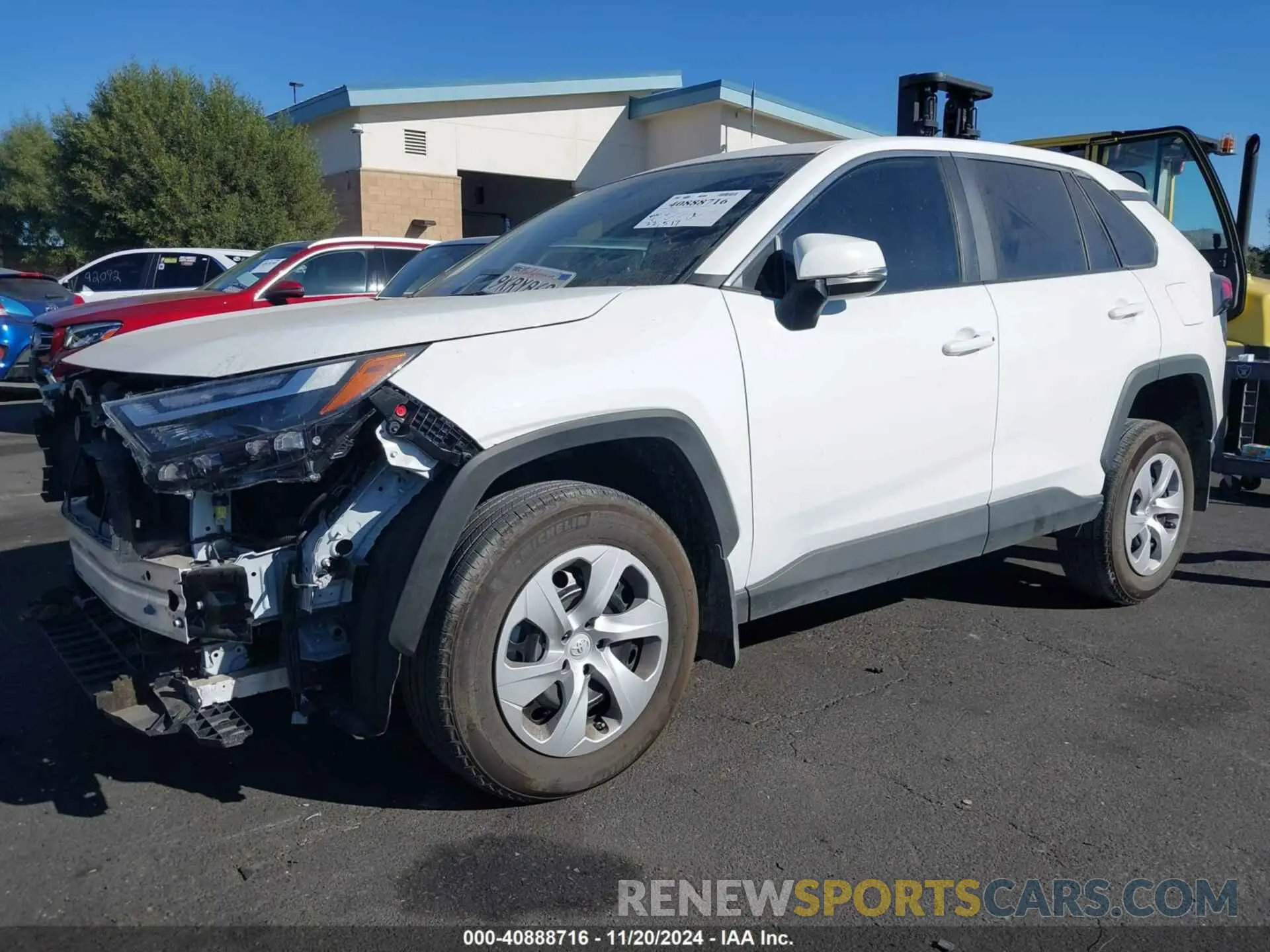 2 fotografías del automóvil dañado 2T3K1RFV4RW309055 TOYOTA RAV4 2024