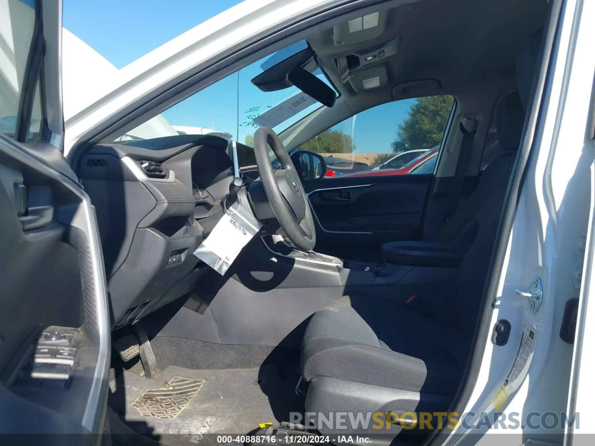 5 fotografías del automóvil dañado 2T3K1RFV4RW309055 TOYOTA RAV4 2024