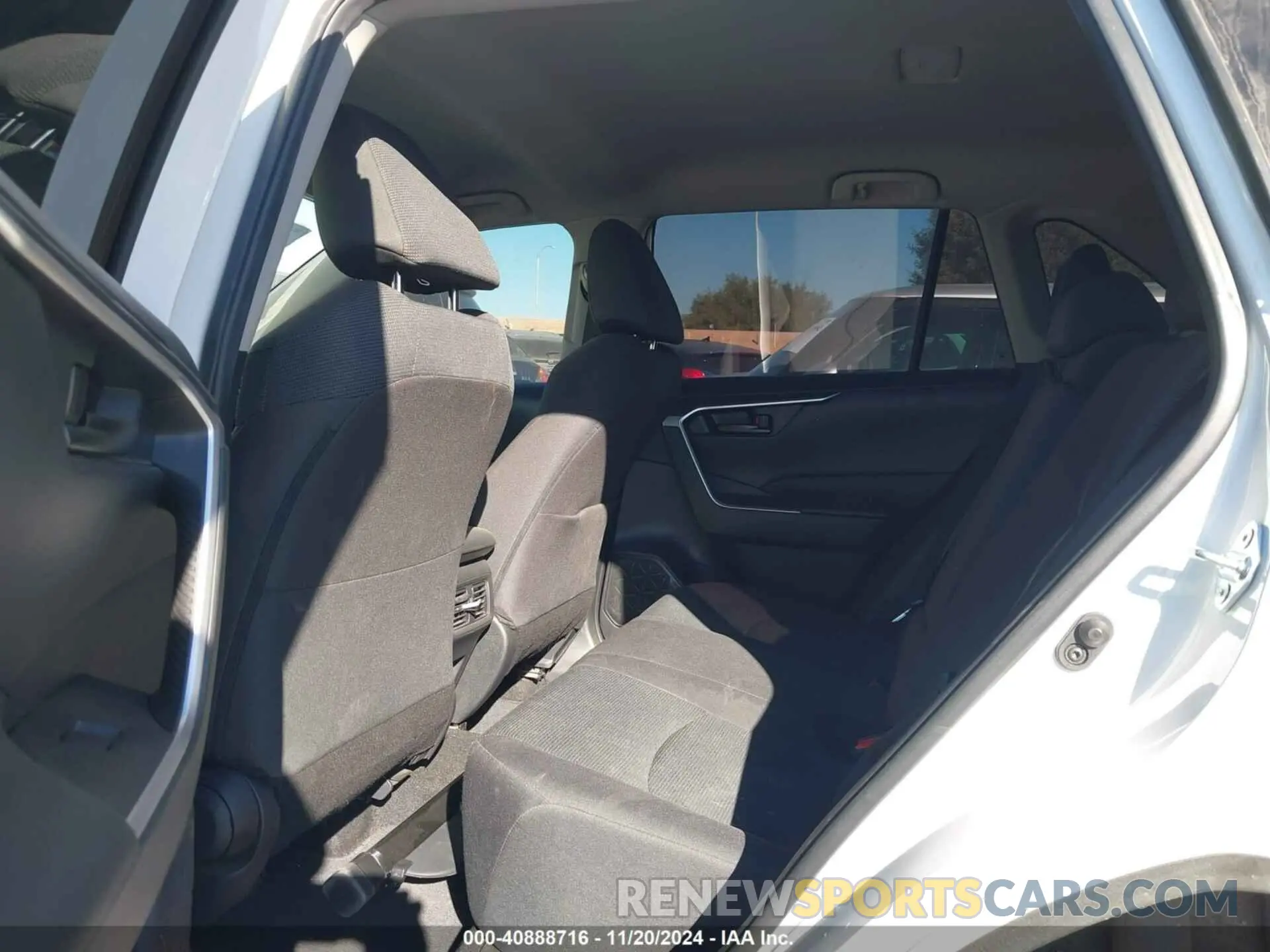 8 fotografías del automóvil dañado 2T3K1RFV4RW309055 TOYOTA RAV4 2024